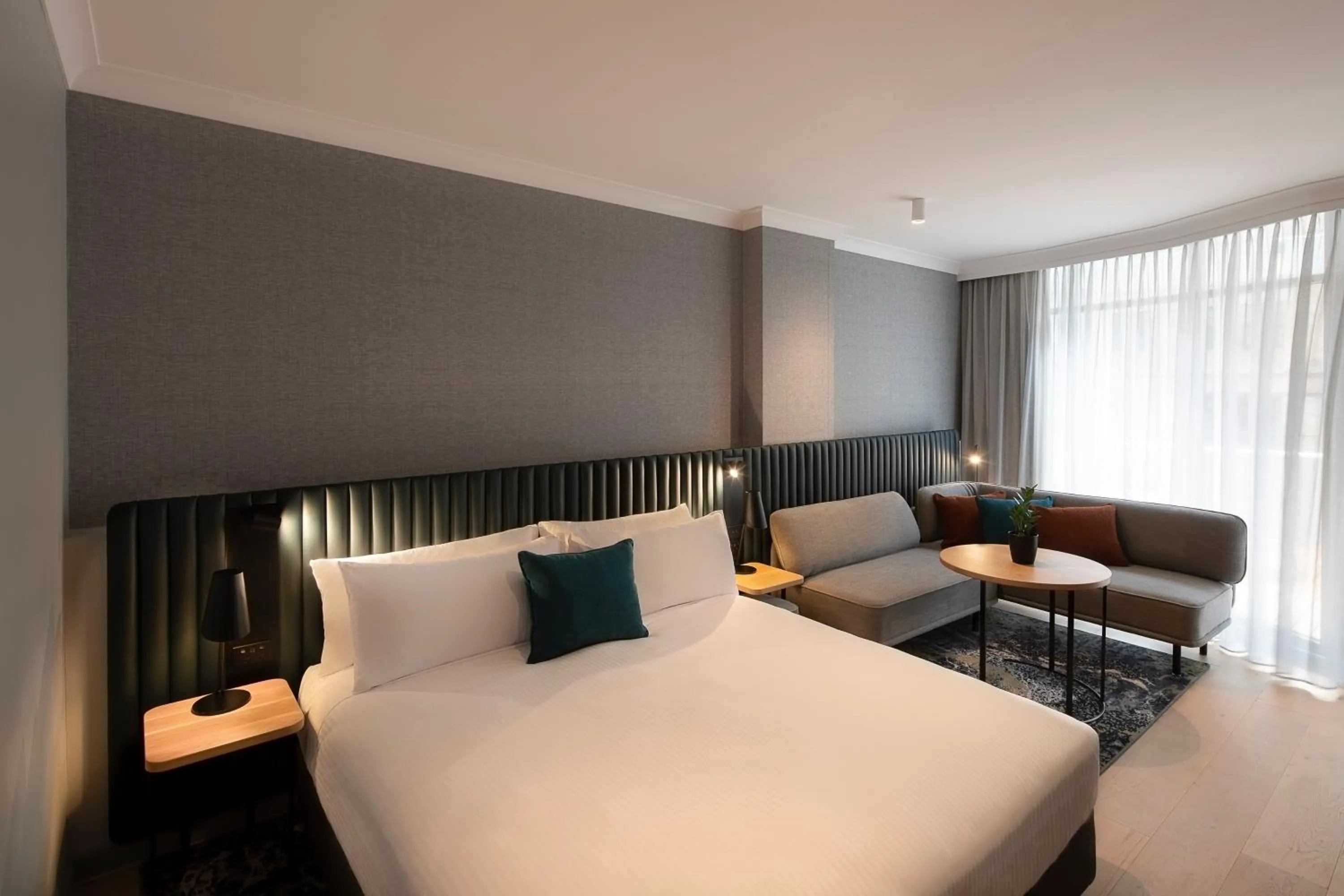 Bed in Novotel Sydney City Centre