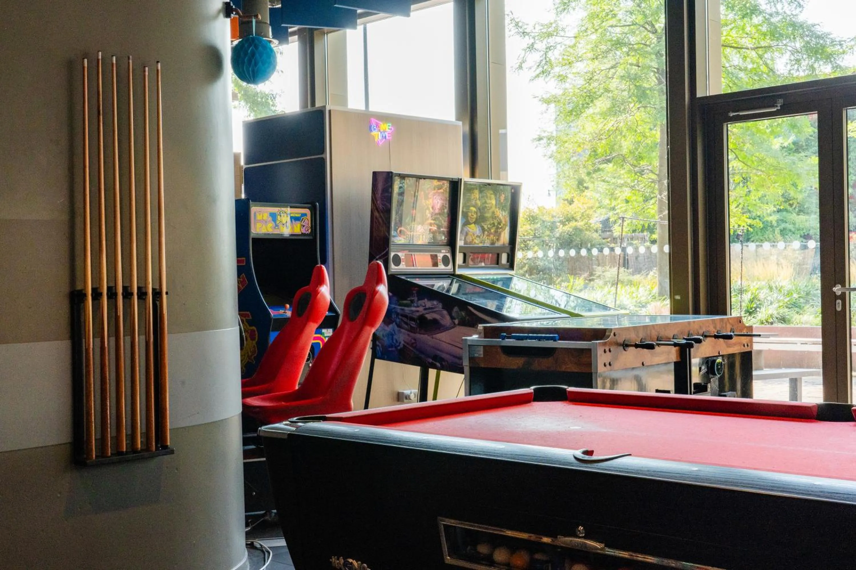 Billiard in MEININGER Hotel Amsterdam City West