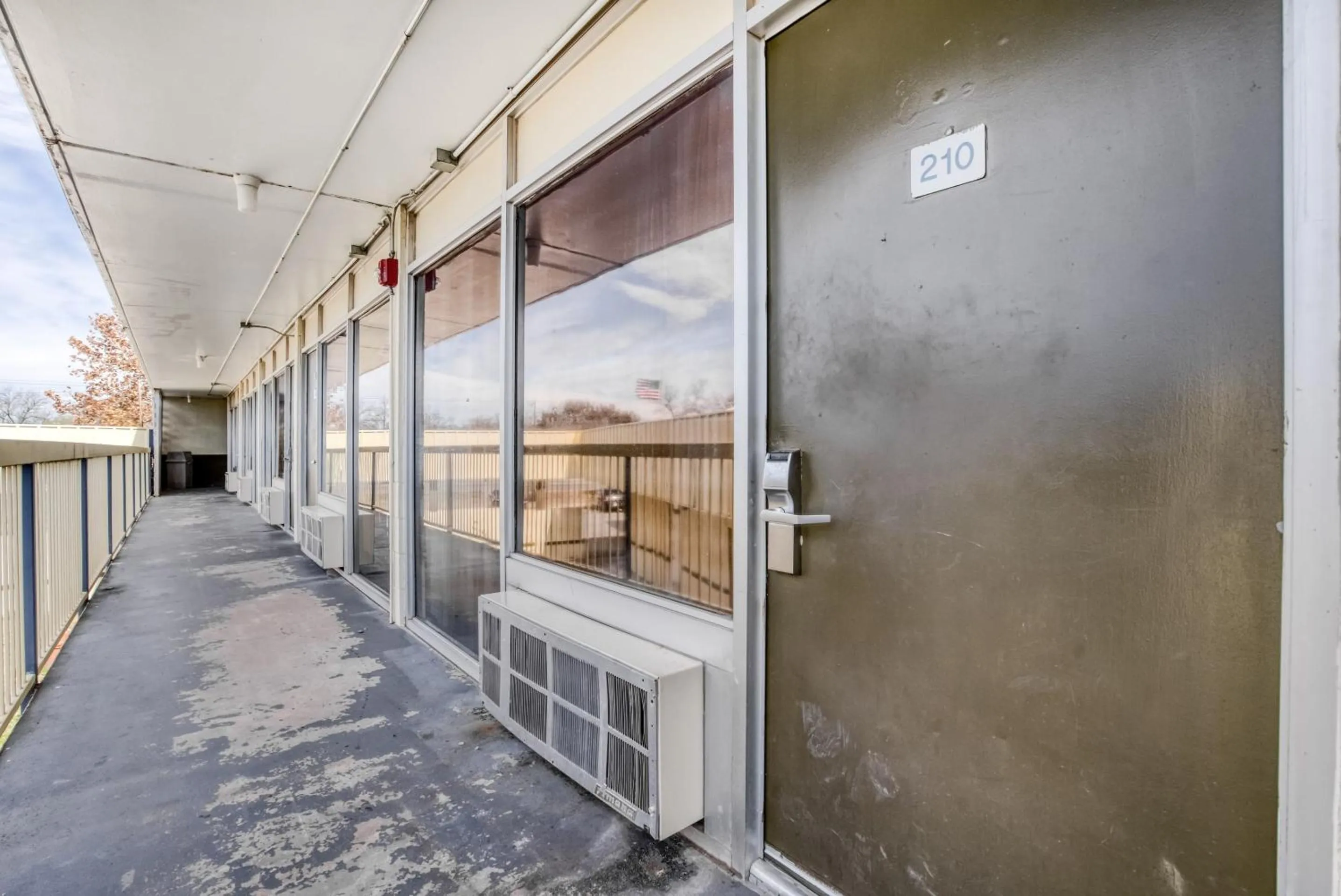 Balcony/Terrace in OYO Hotel Brownwood Hwy 67
