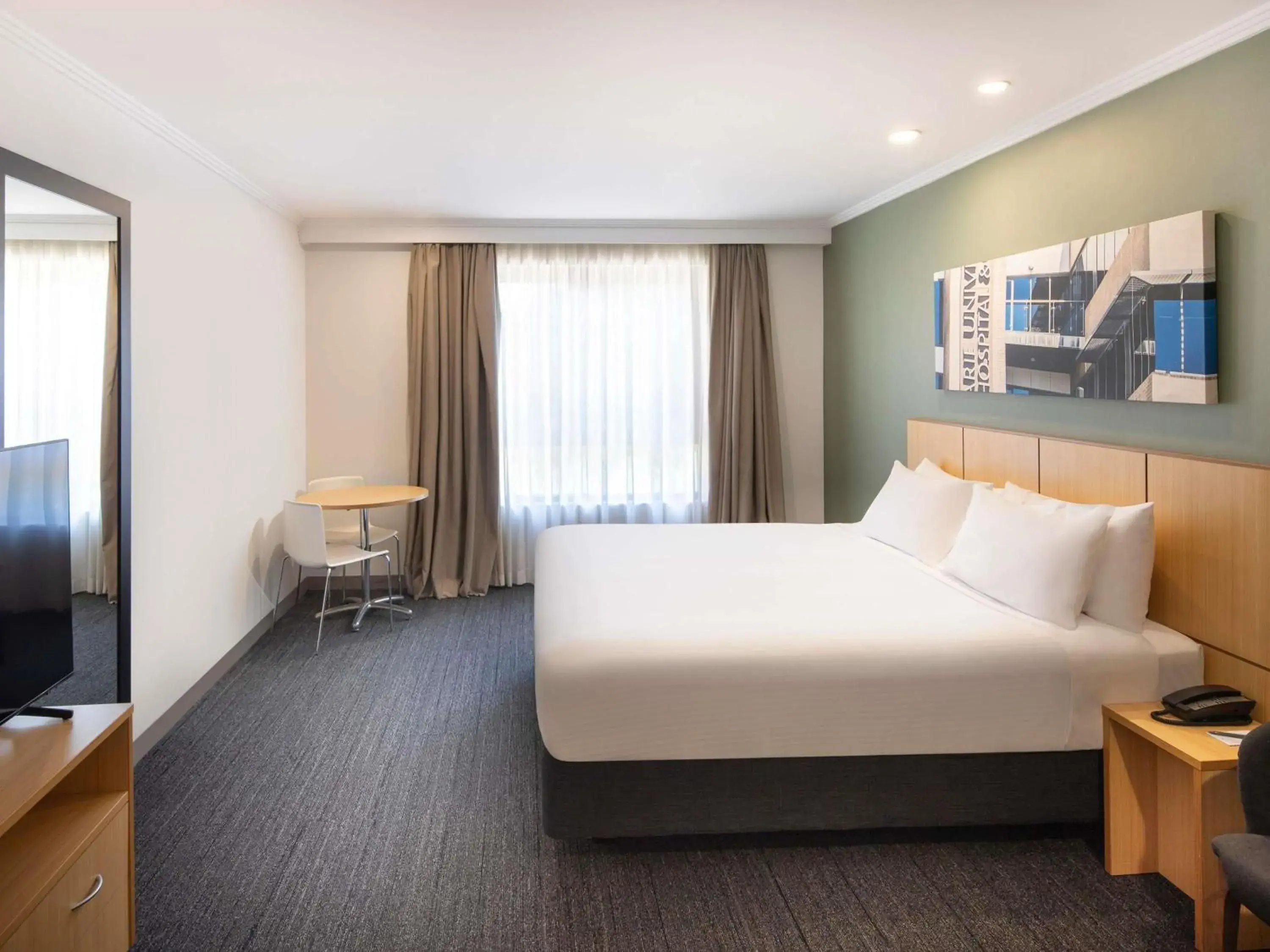 Superior King Room in Mercure Sydney Macquarie Park Superior King Room in Mercure Sydney Macquarie Park