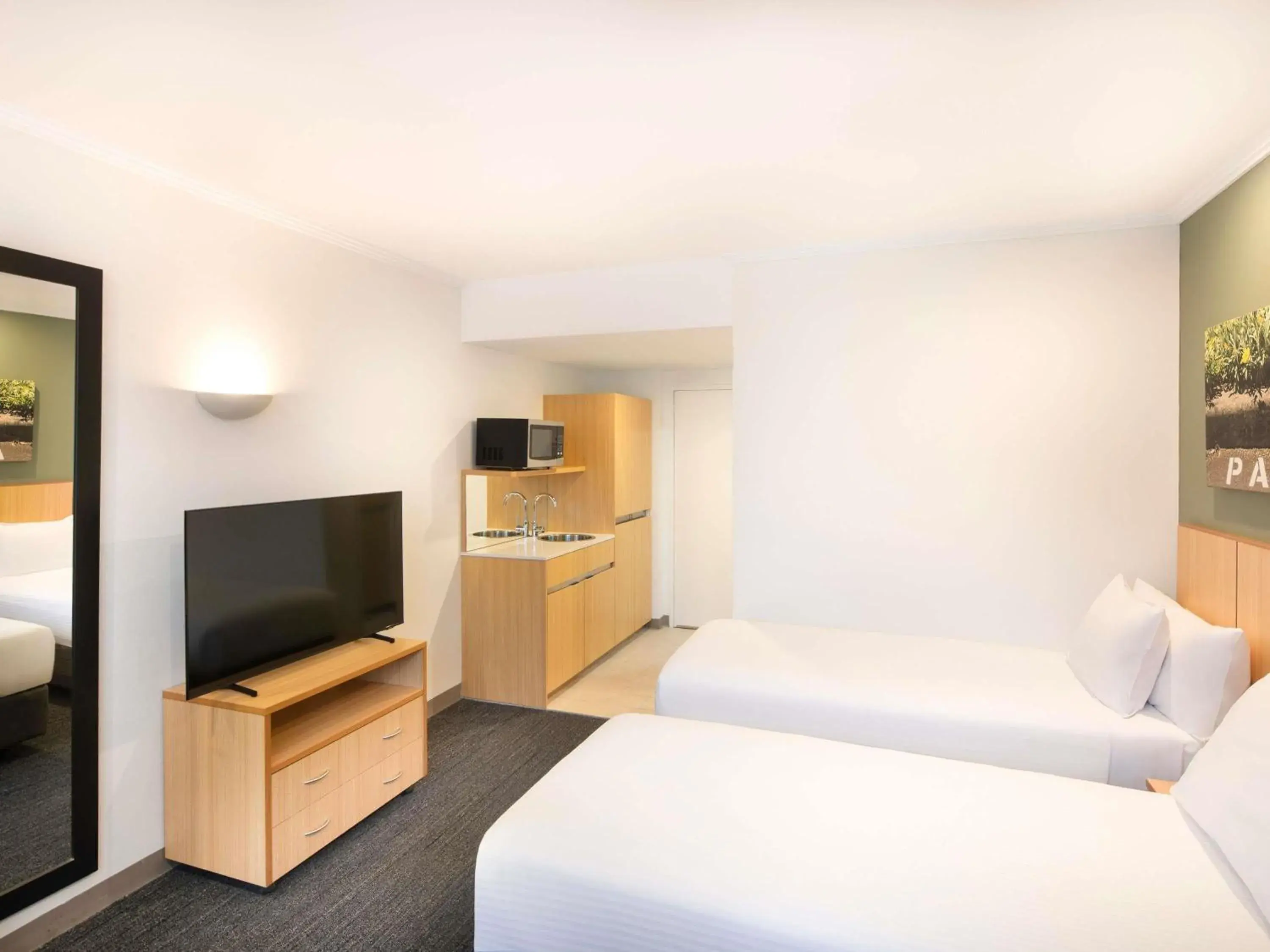 Standard Twin Room in Mercure Sydney Macquarie Park Standard Twin Room in Mercure Sydney Macquarie Park