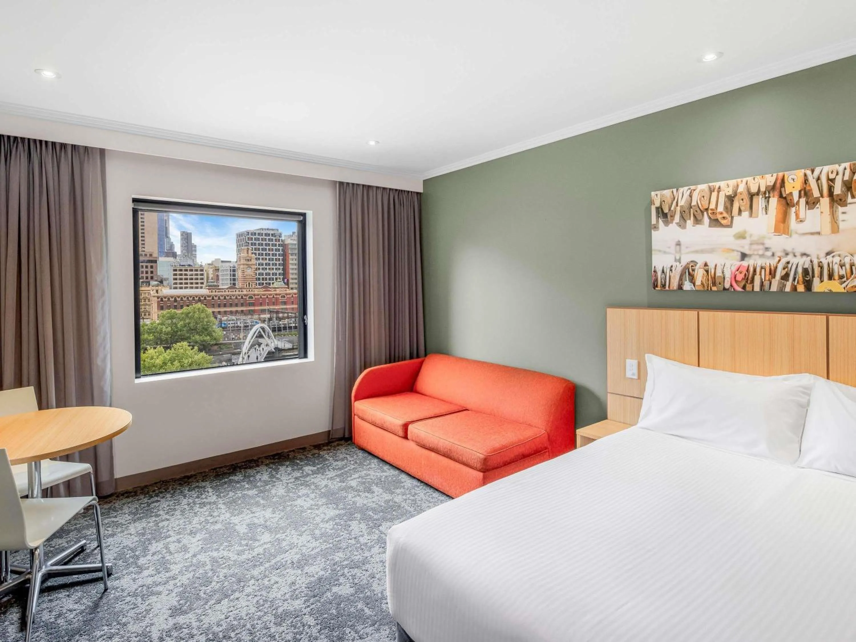Bedroom, Bed in Mercure Melbourne Southbank