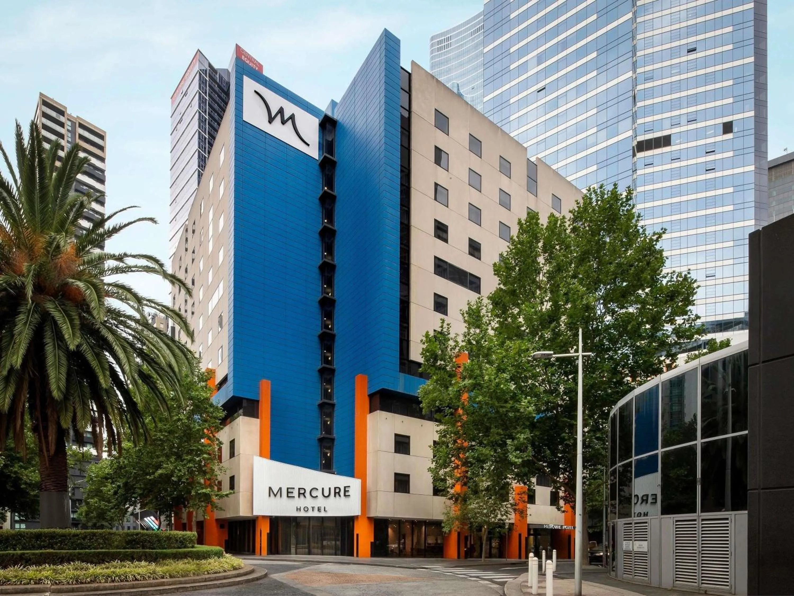 Property building in Mercure Melbourne Southbank