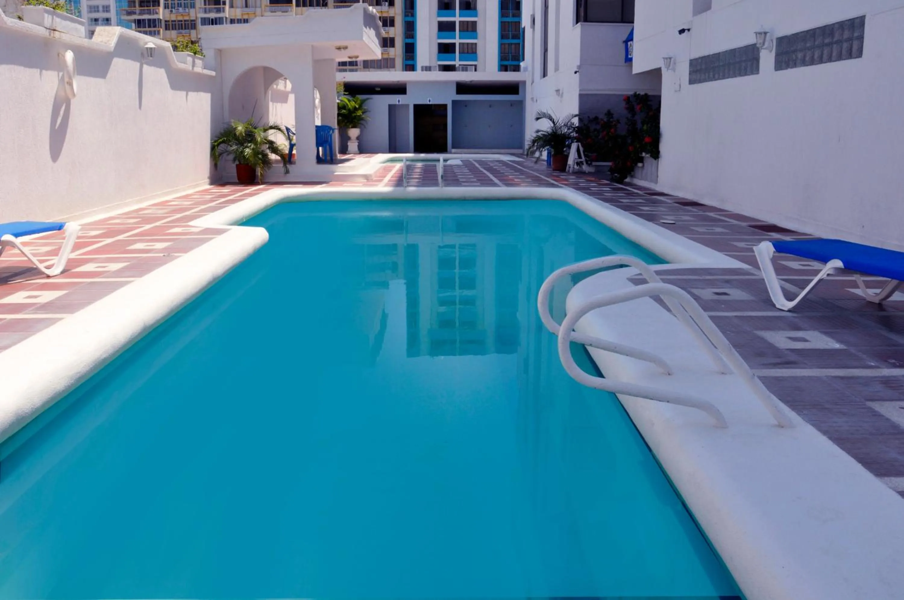 Pool view, Swimming Pool in Hotel Yuldama Rodadero Inn