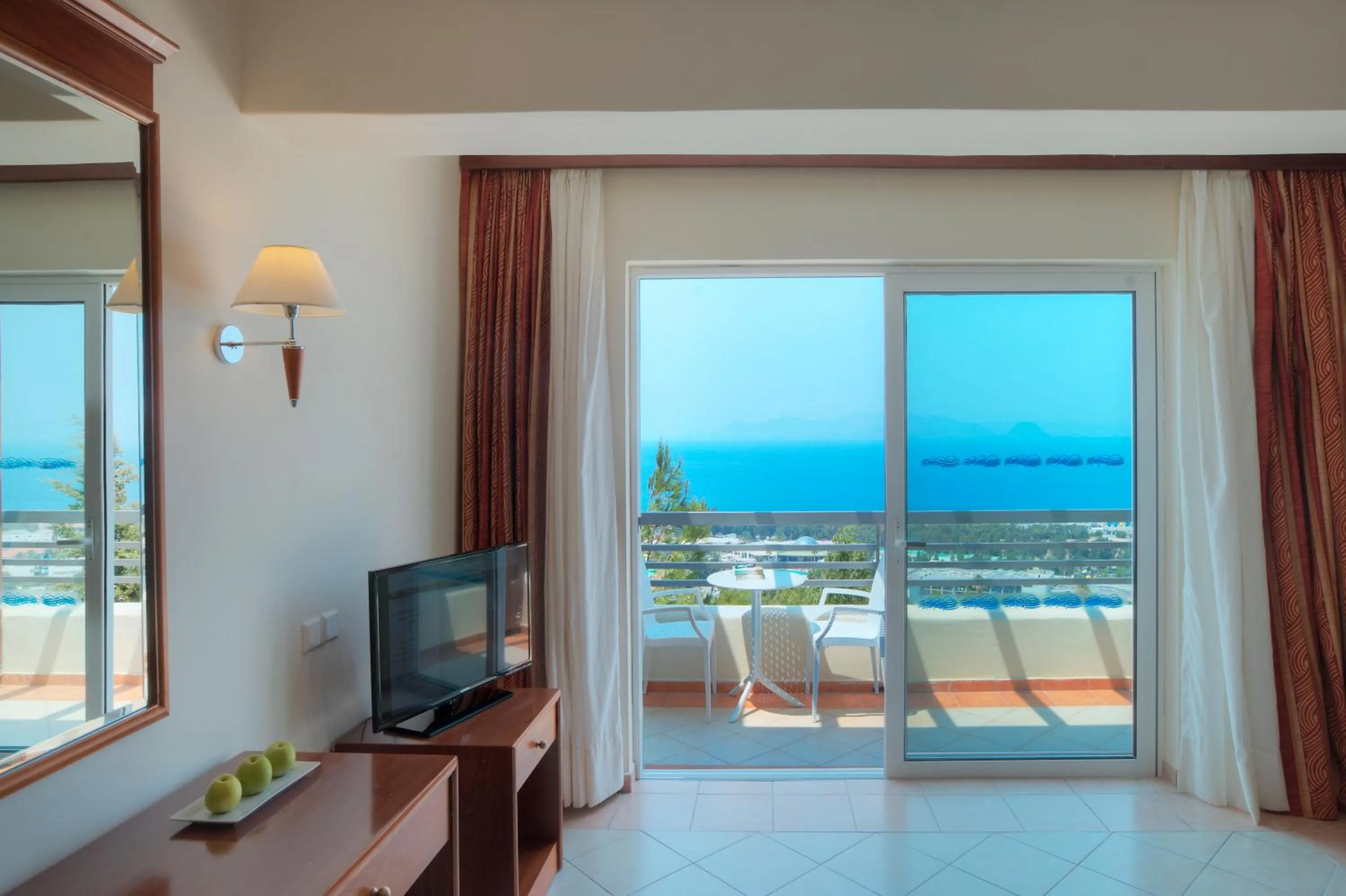 TV and multimedia in Kipriotis Aqualand Hotel
