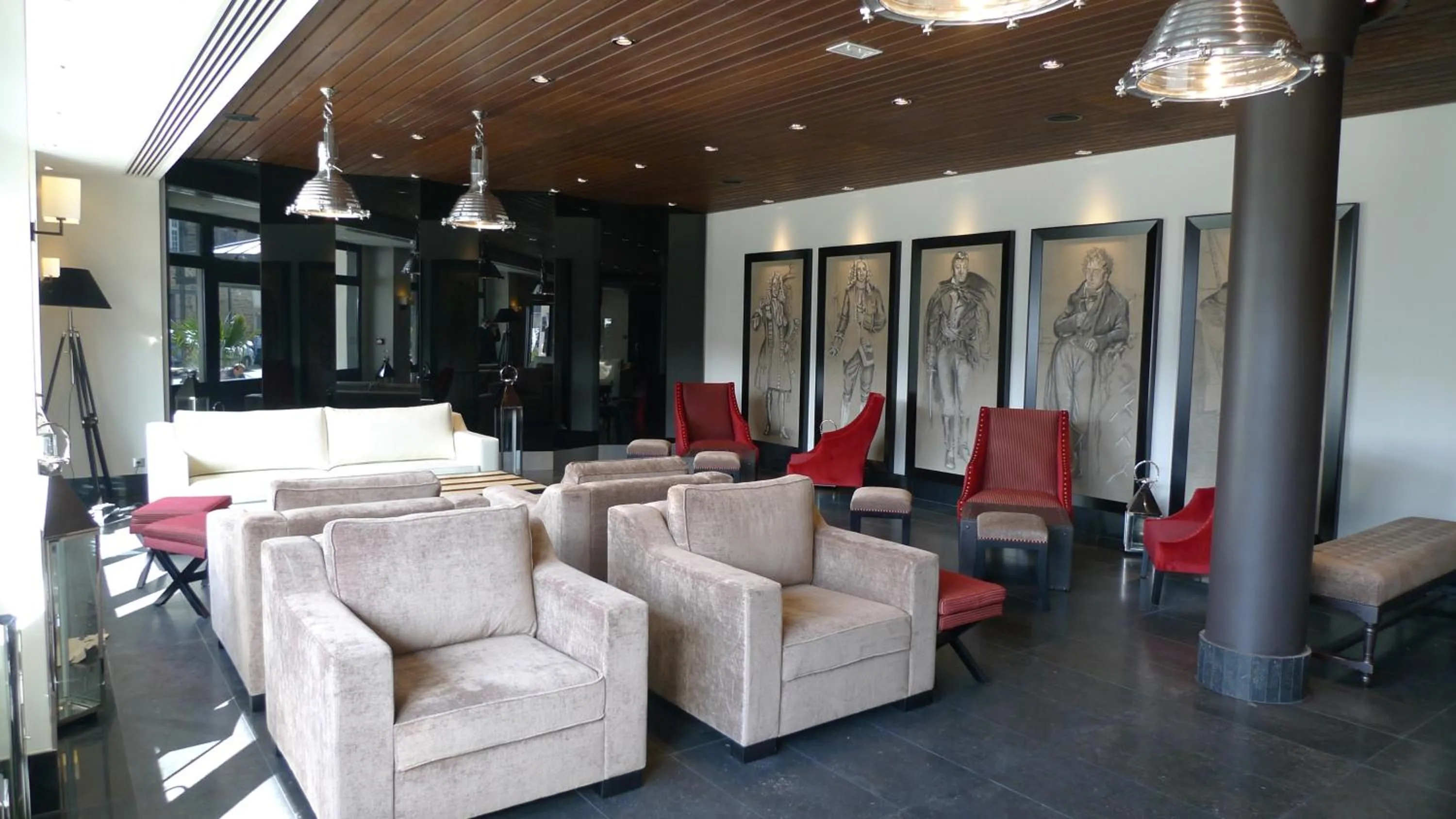 Lobby or reception in Hôtel Le Nouveau Monde