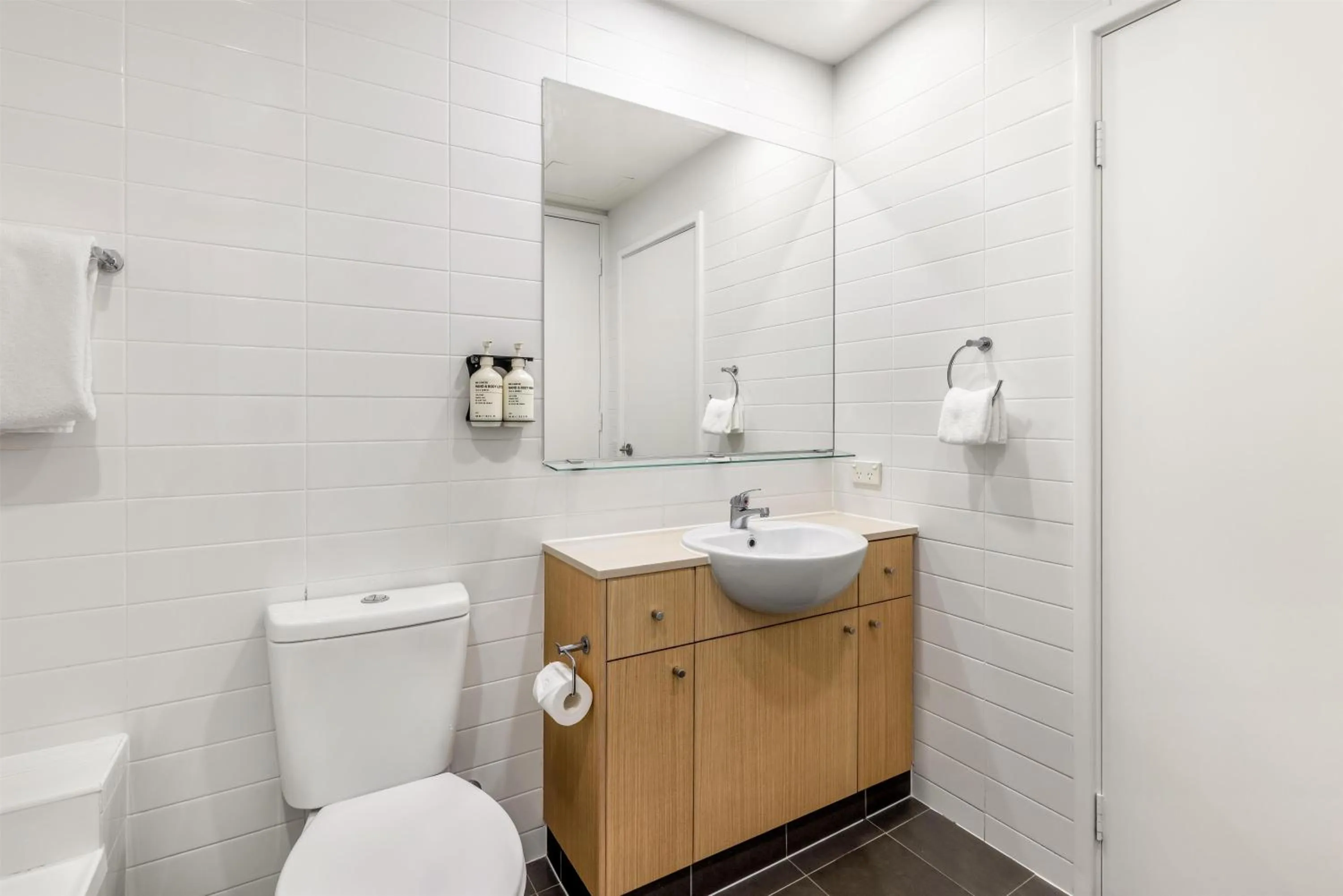 Bathroom in Adina Apartment Hotel Perth Barrack Plaza