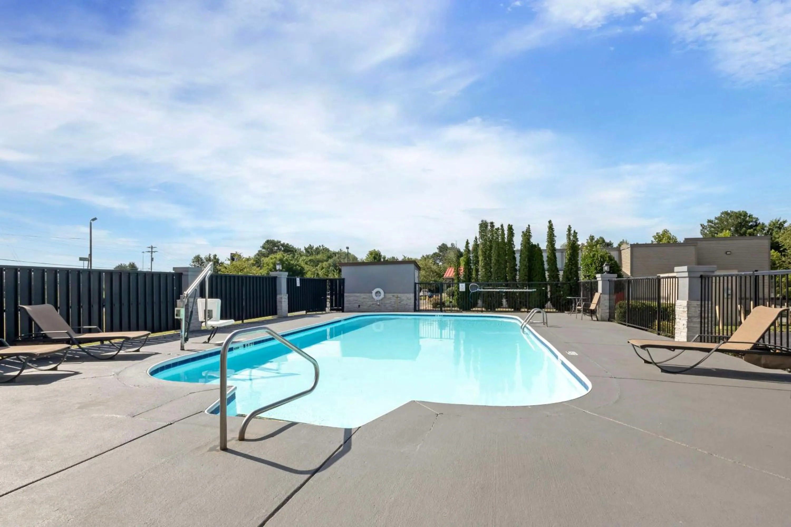 Pool view in Best Western Dickson