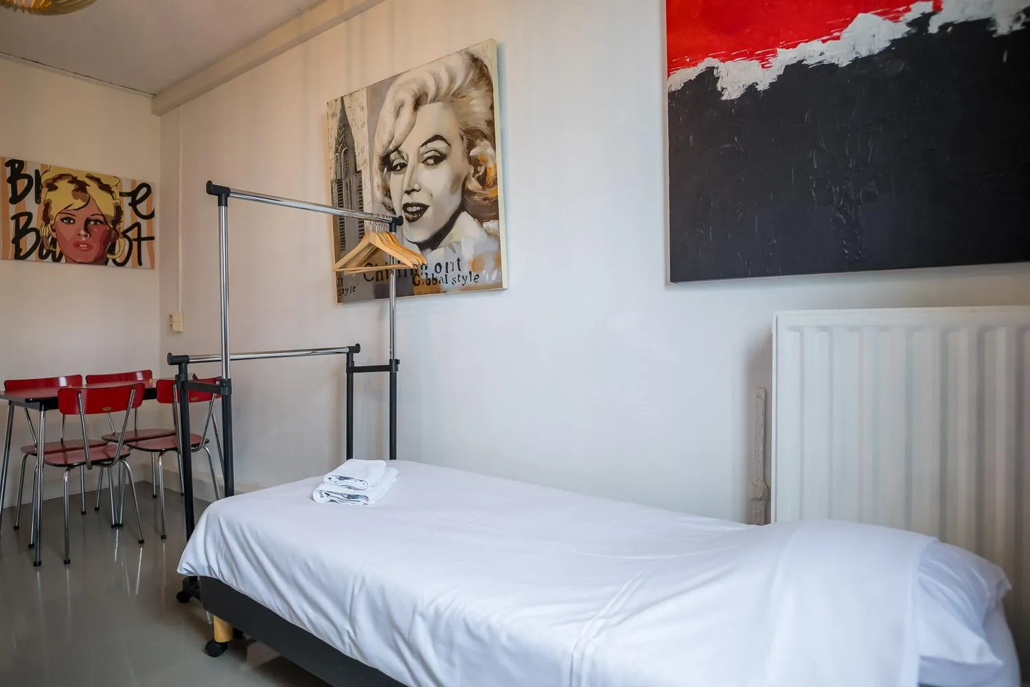 Bed in Hotel Urban Dreams