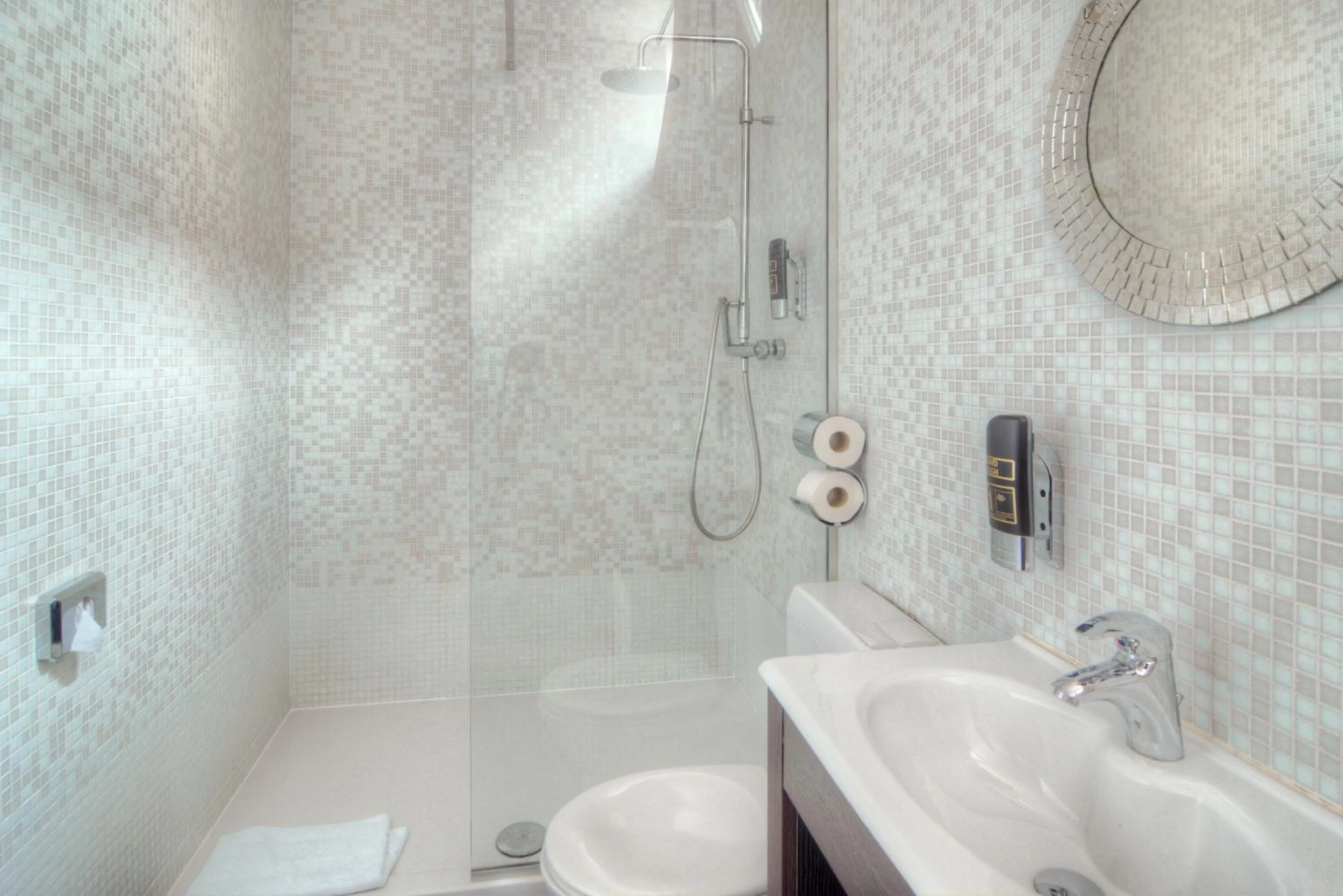 Bathroom in Hotel Urban Dreams