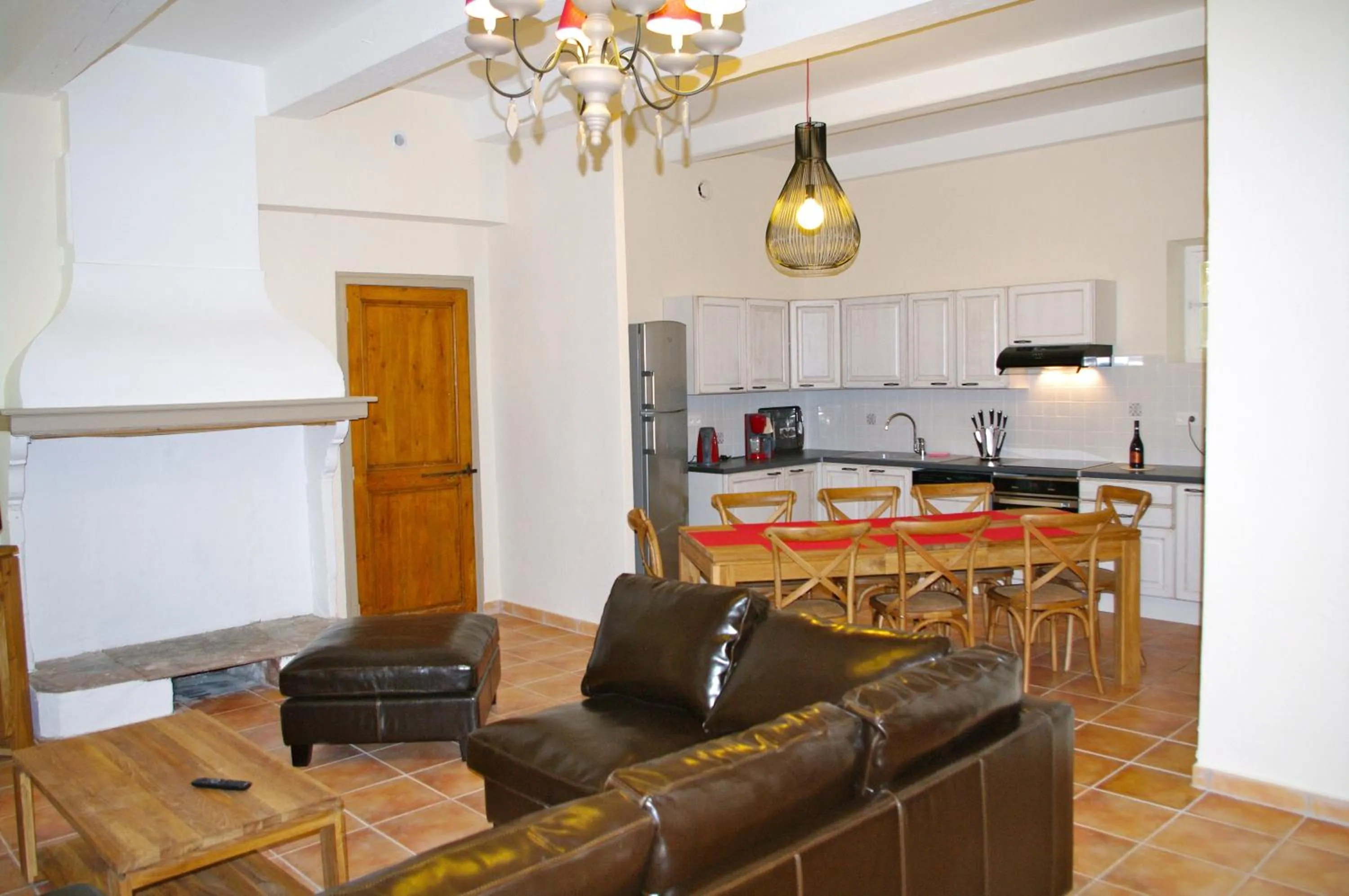 Kitchen or kitchenette in Chateau Le Vergel Authenac