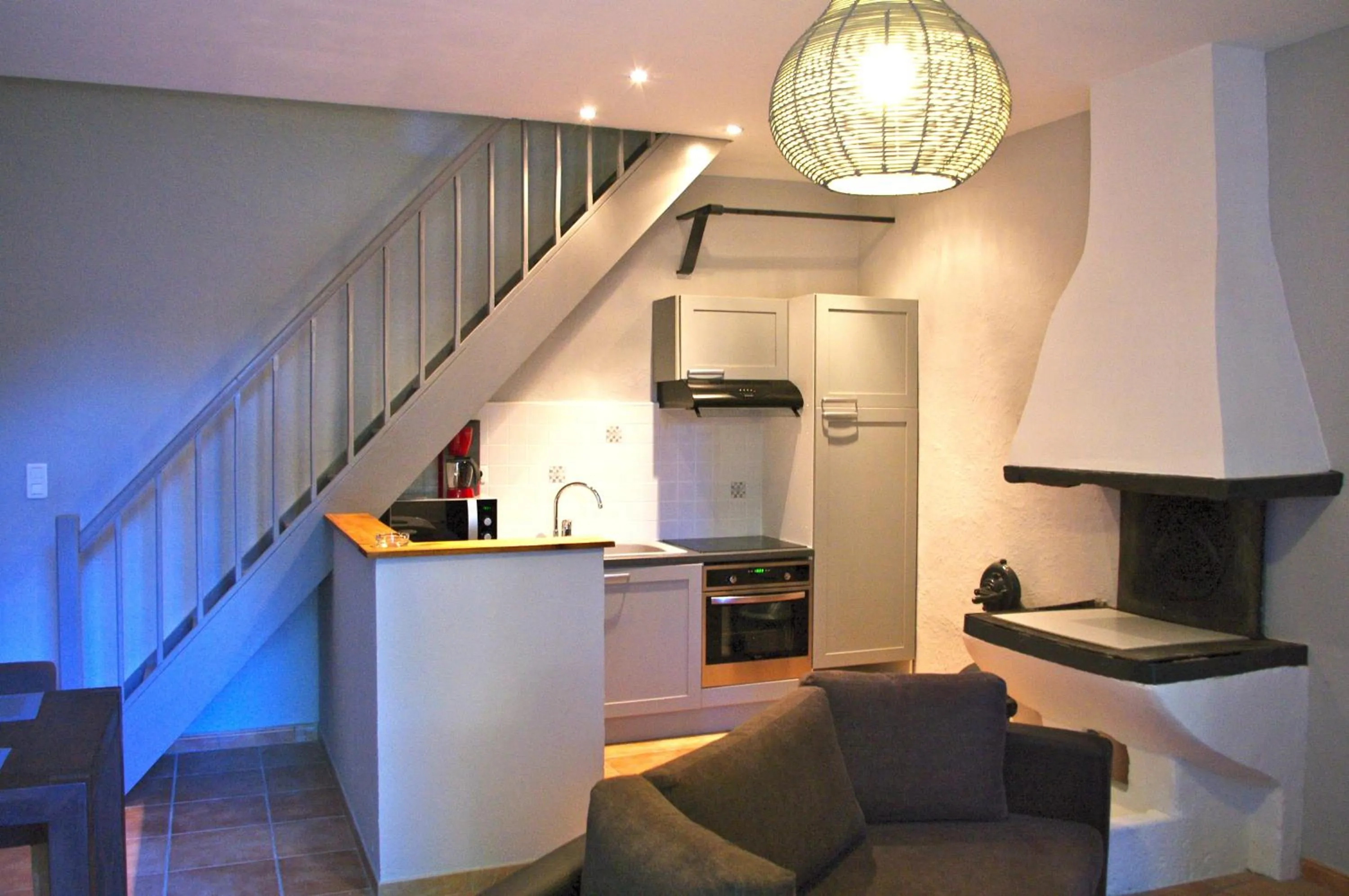 Kitchen or kitchenette in Chateau Le Vergel Authenac