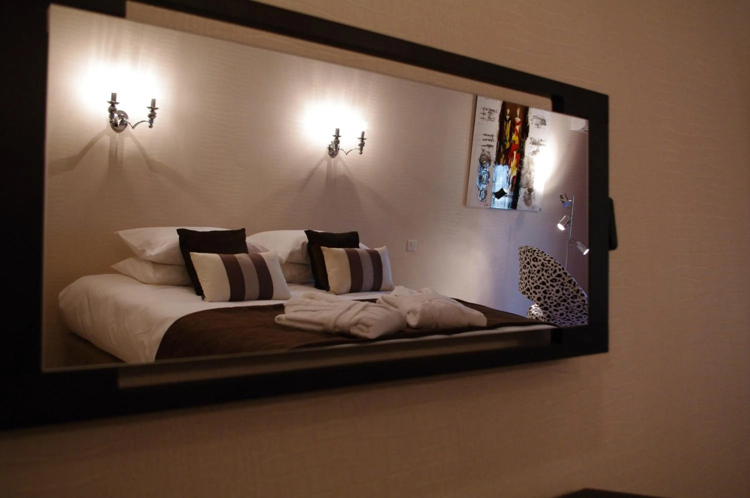 Photo of the whole room in Chateau Le Vergel Authenac