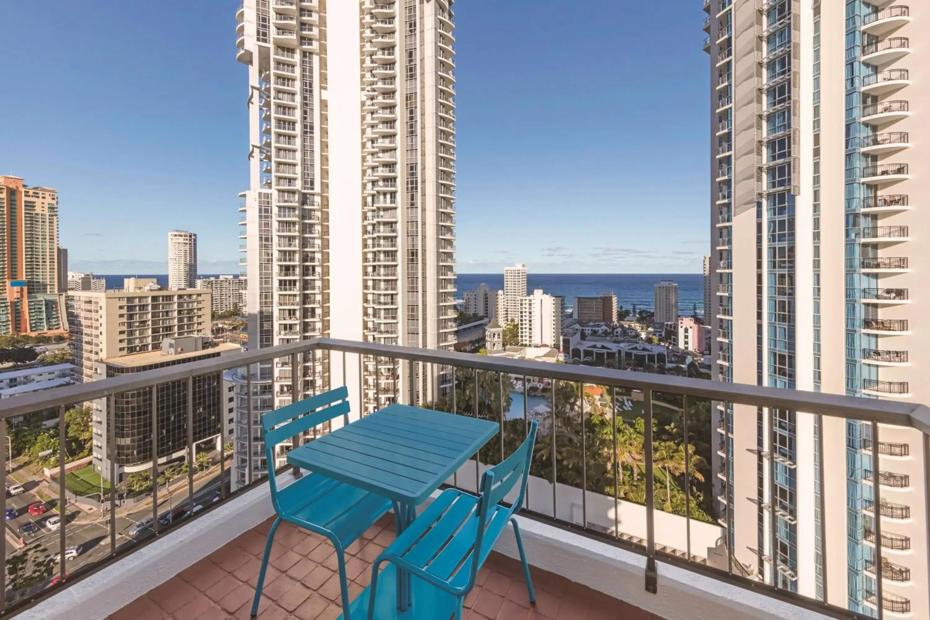 King or Twin Room with Ocean View in Vibe Hotel Gold Coast King or Twin Room with Ocean View in Vibe Hotel Gold Coast