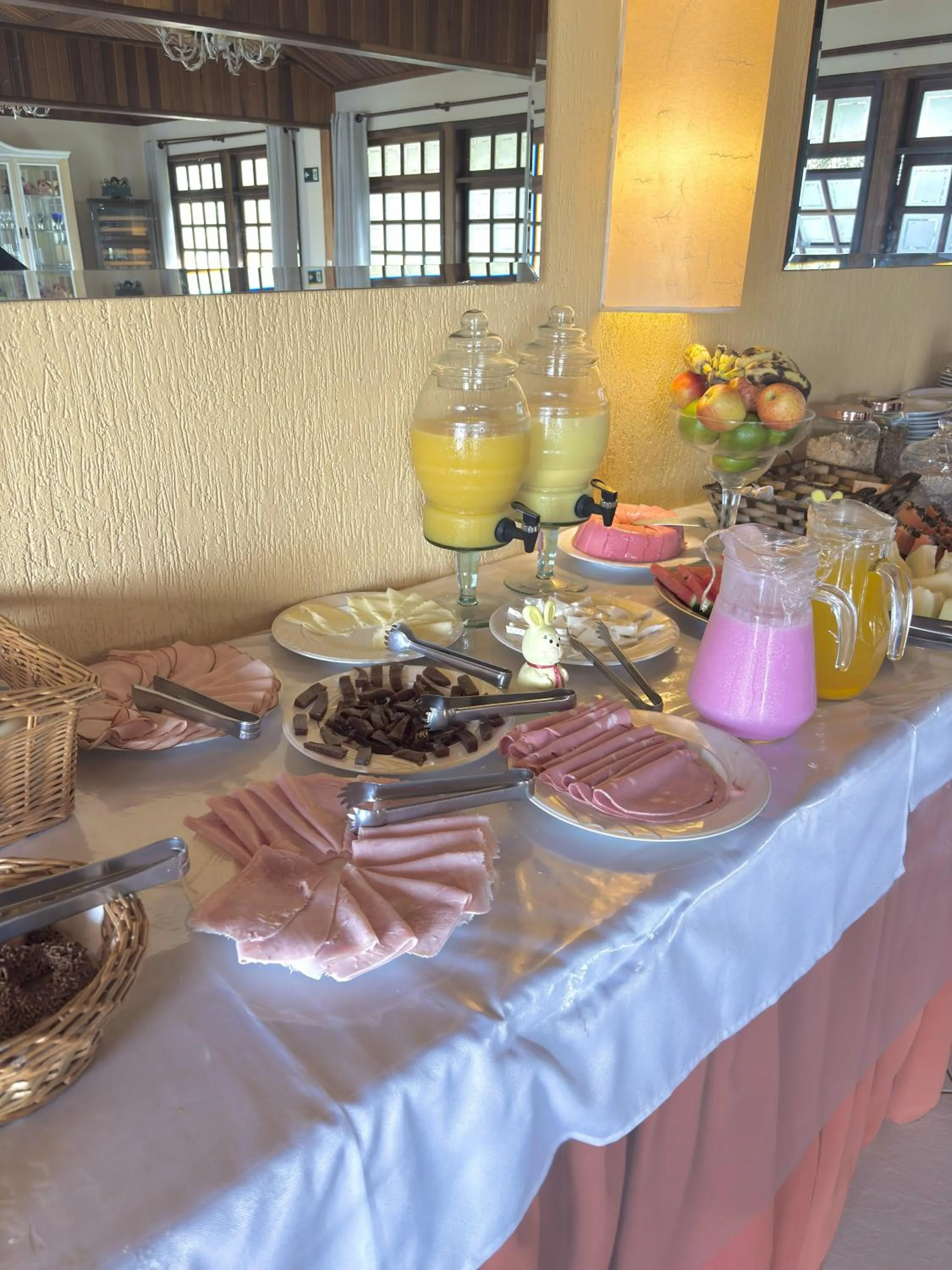Breakfast in Pousada Portal das Cerejeiras - Be Happy Group