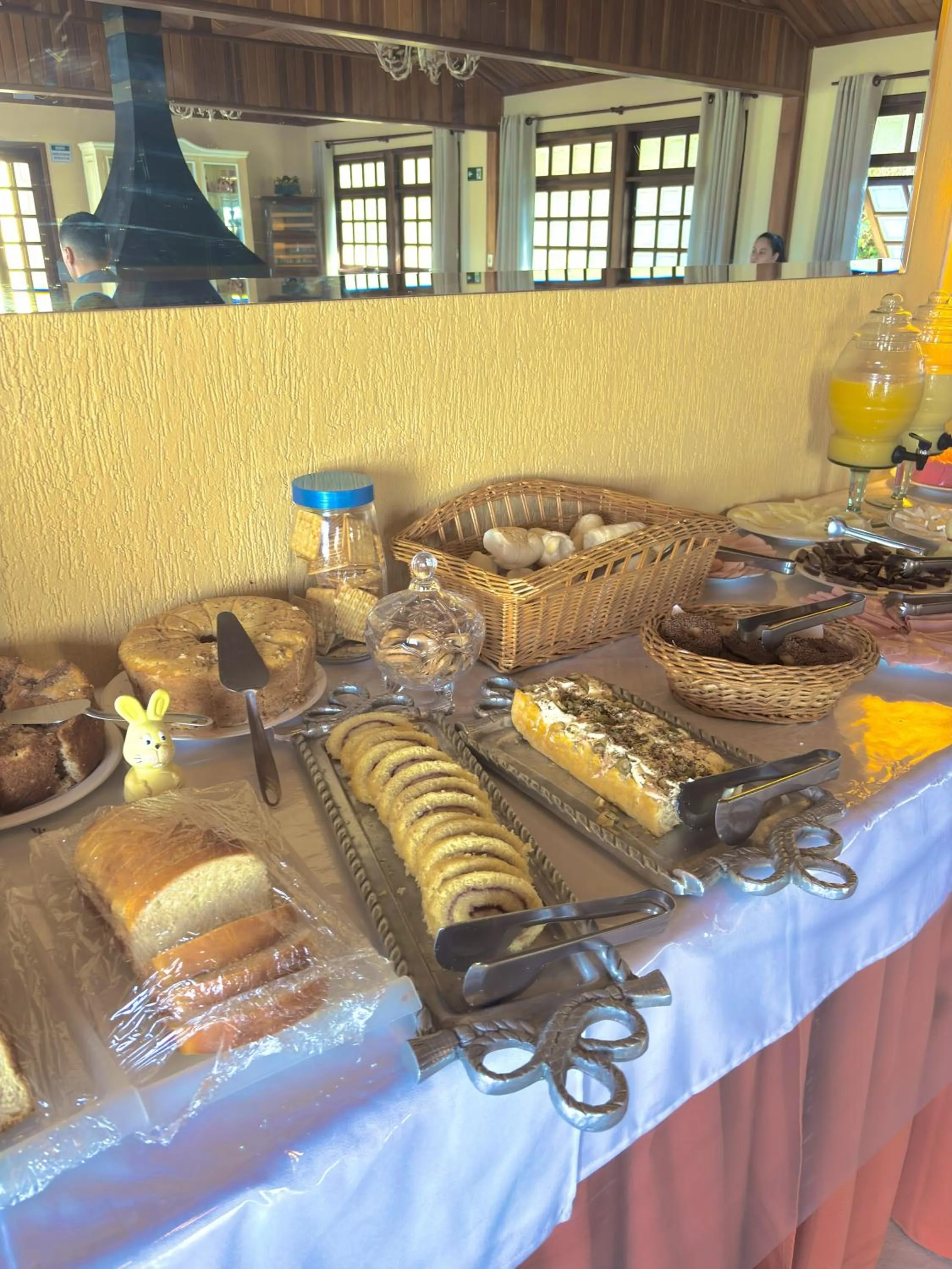 Breakfast in Pousada Portal das Cerejeiras - Be Happy Group