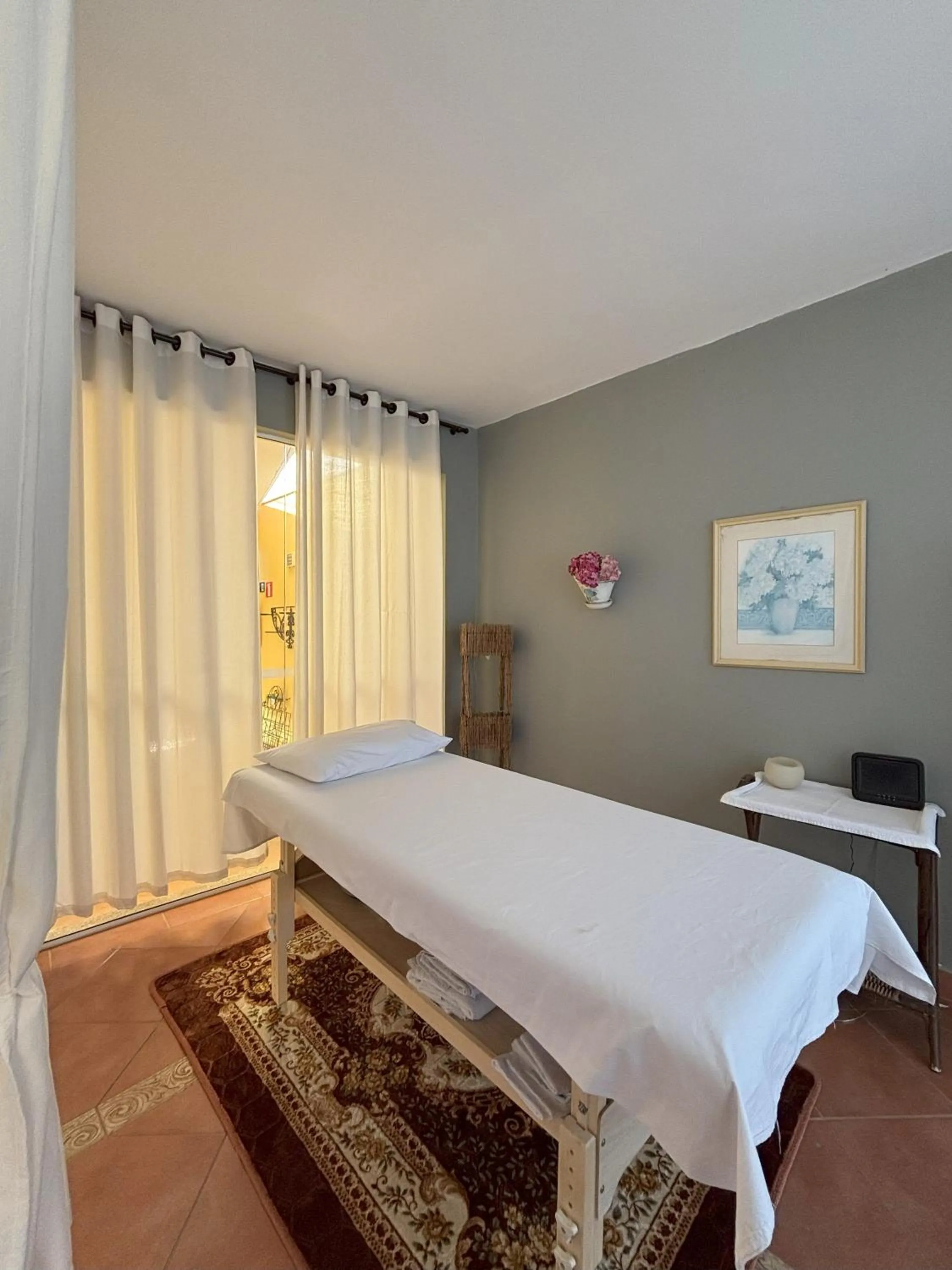 Massage, Bed in Pousada Portal das Cerejeiras - Be Happy Group