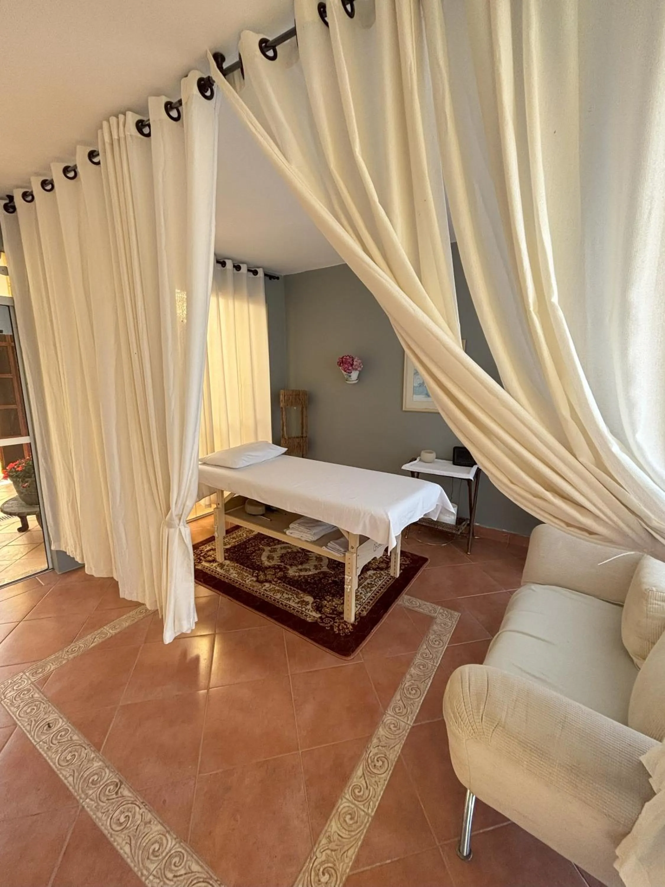 Massage, Bed in Pousada Portal das Cerejeiras - Be Happy Group