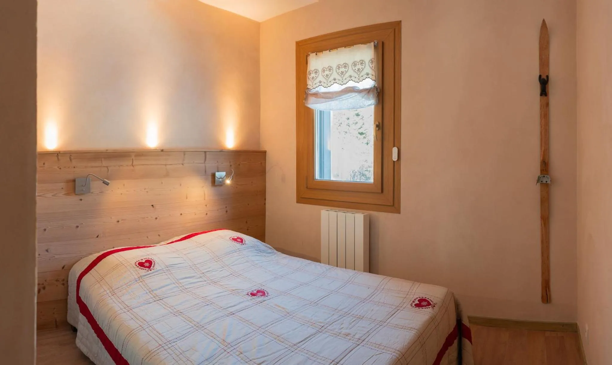 Bedroom, Bed in Les Berlicants