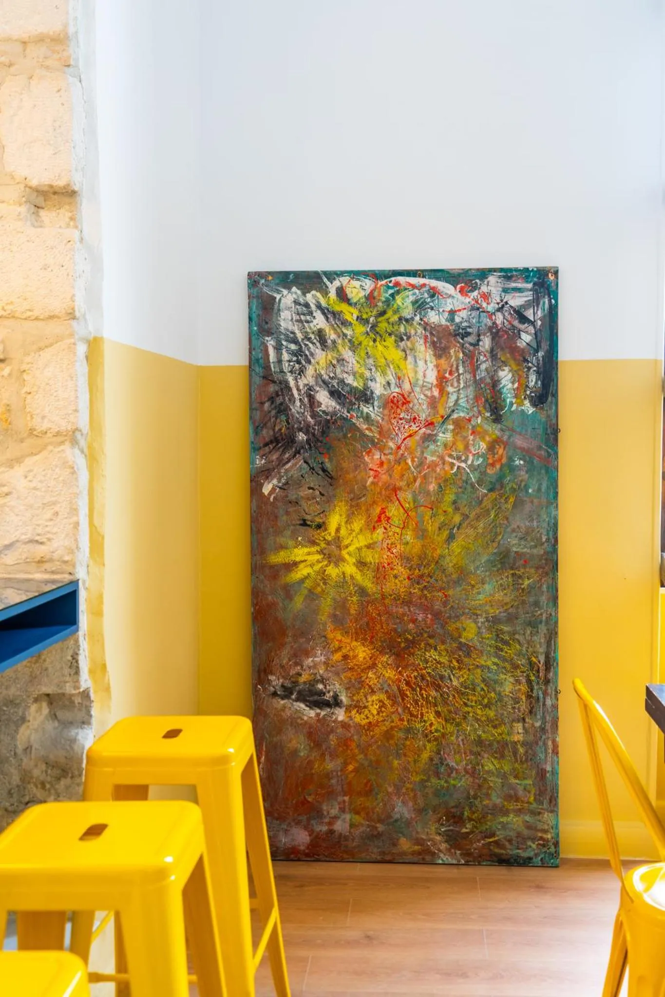 Communal lounge/ TV room in Intra Muros Hostel