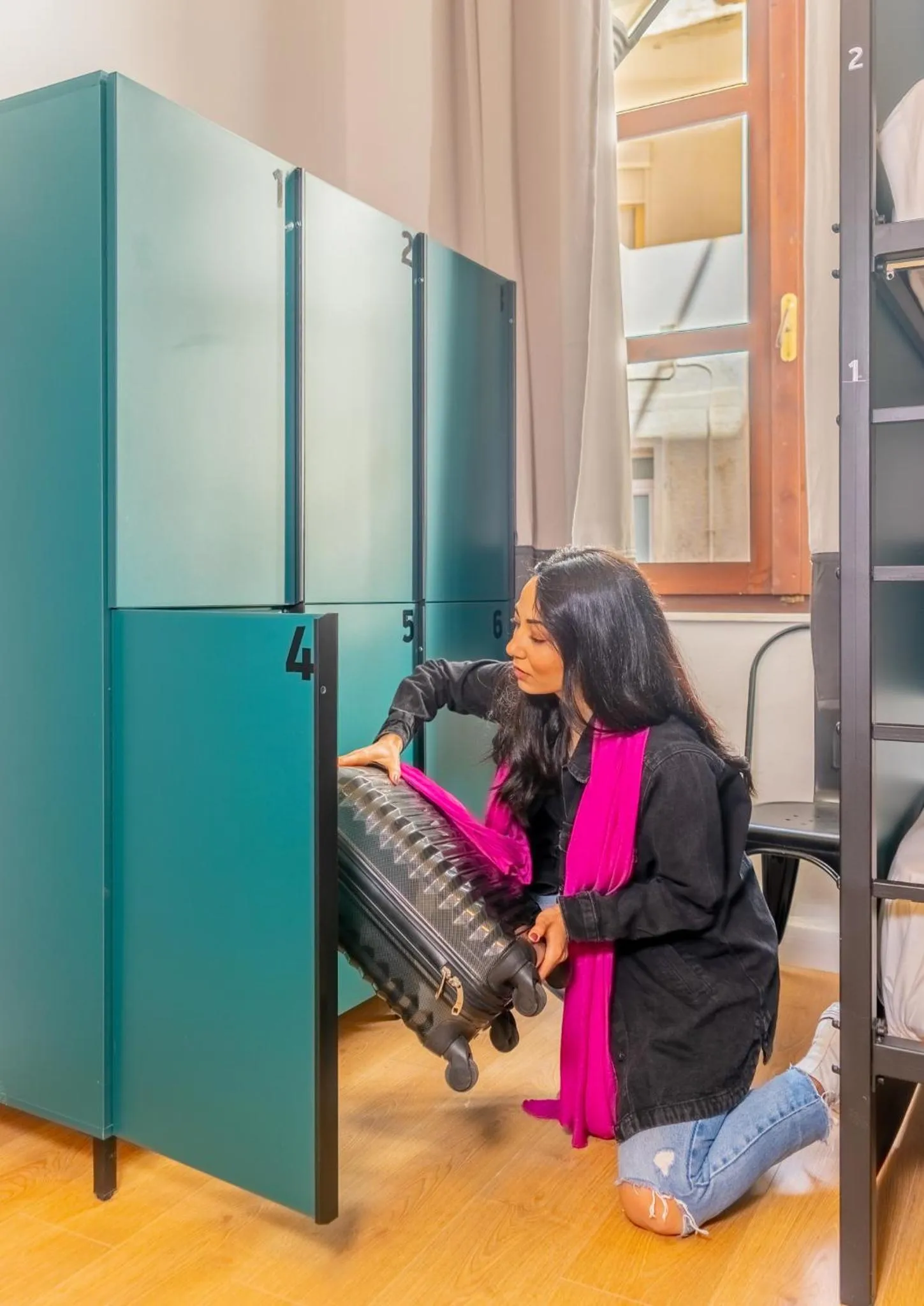 microwave in Intra Muros Hostel