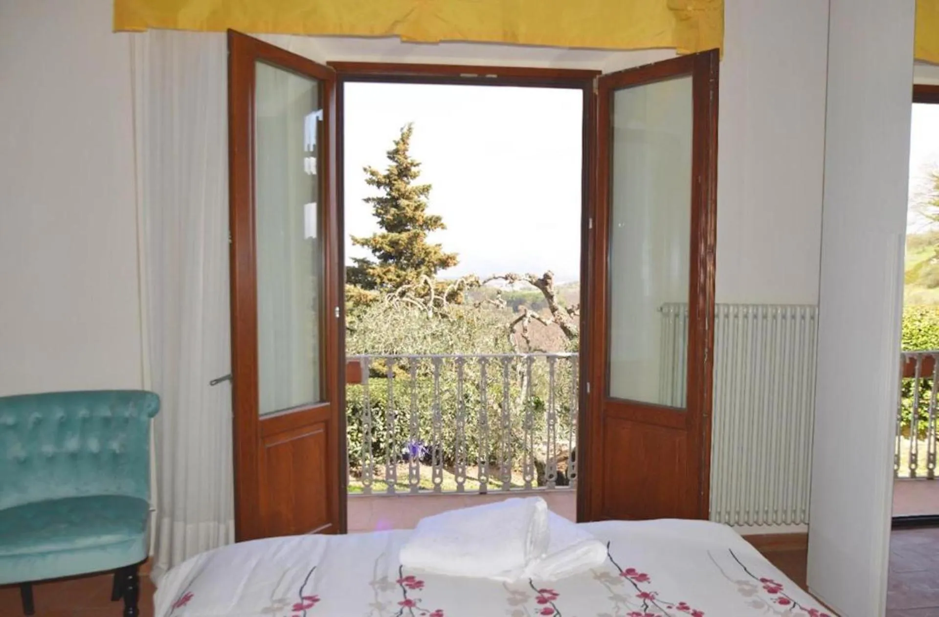 View (from property/room), Bed in La Valle di Anna