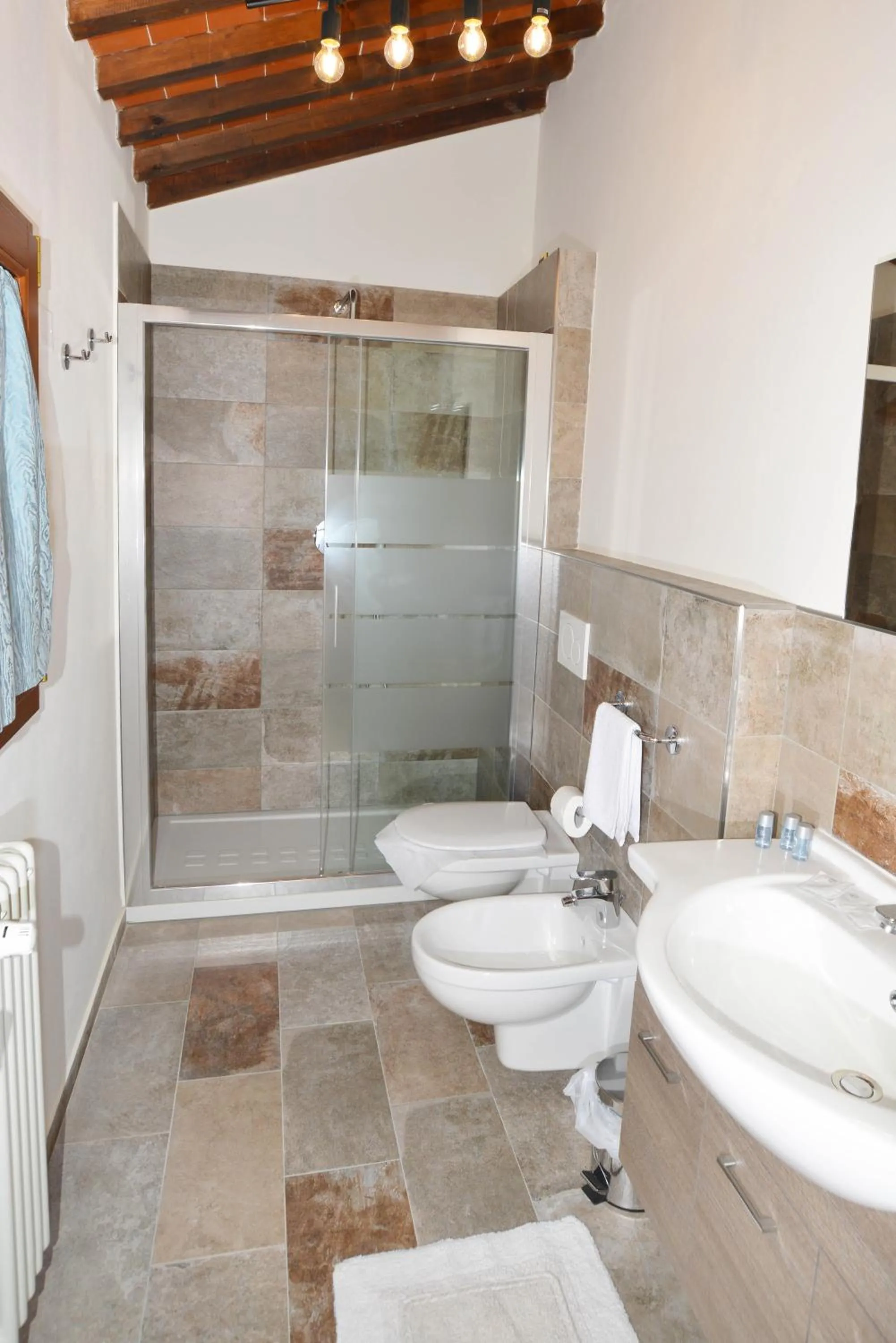 Shower in La Valle di Anna