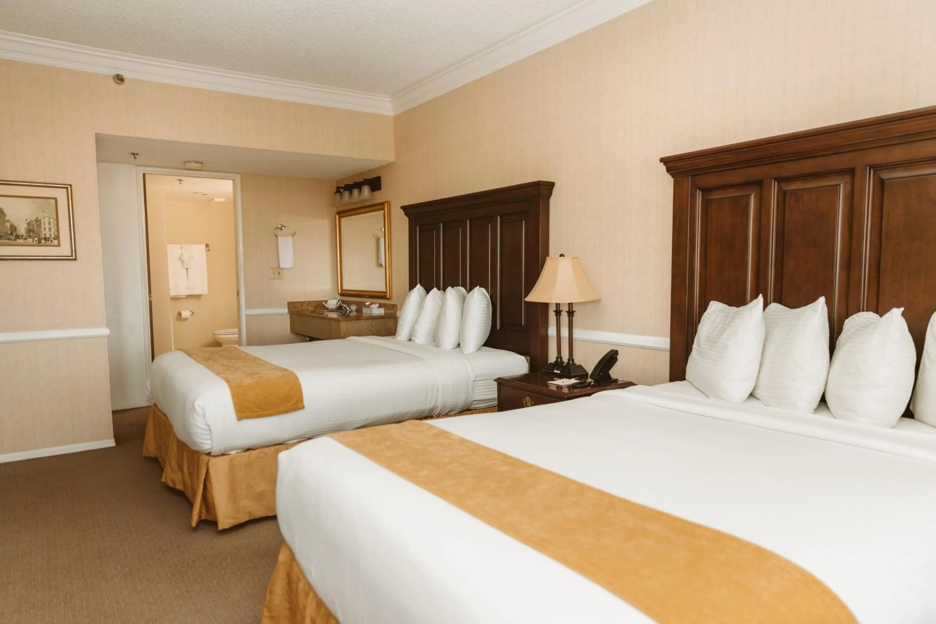 Bed in Historic Santa Maria Inn