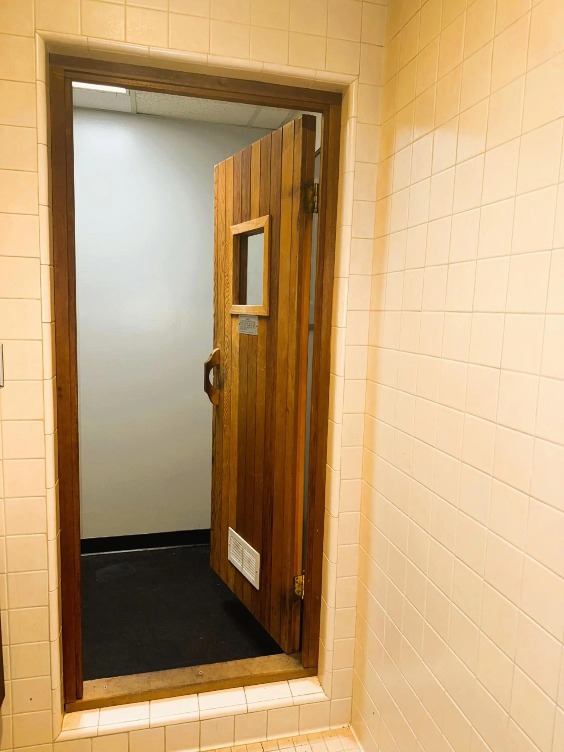 Sauna in Historic Santa Maria Inn