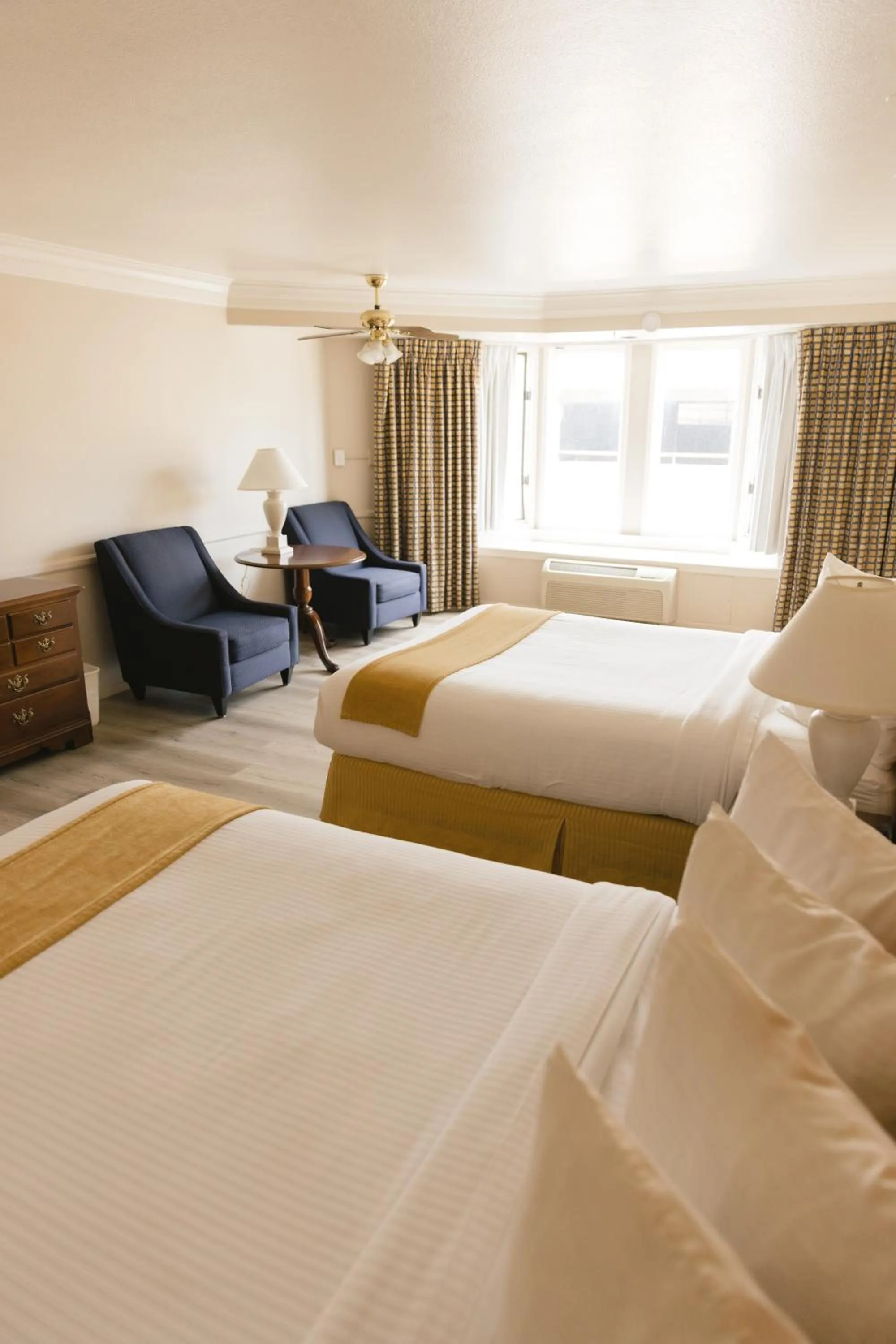 Photo of the whole room, Bed in Historic Santa Maria Inn