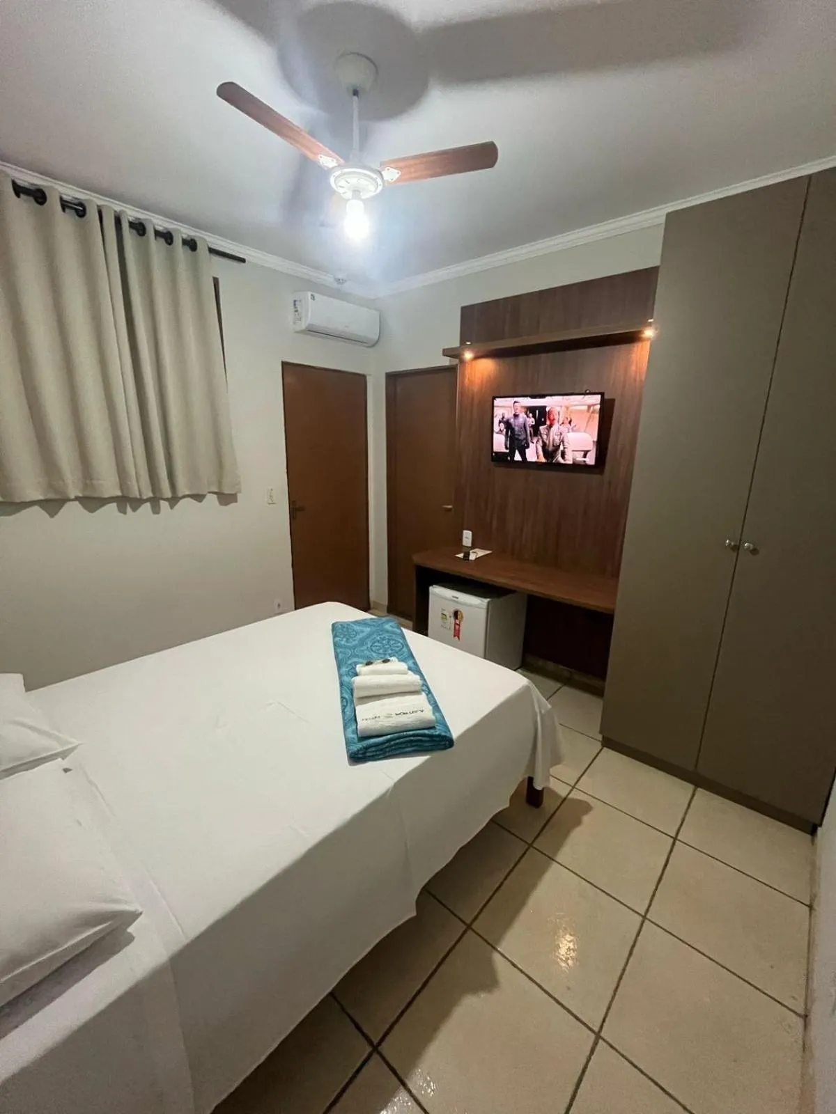 Photo of the whole room, Bed in Hotel Portela II - Av Principal e a 500m do Thermas dos Laranjais