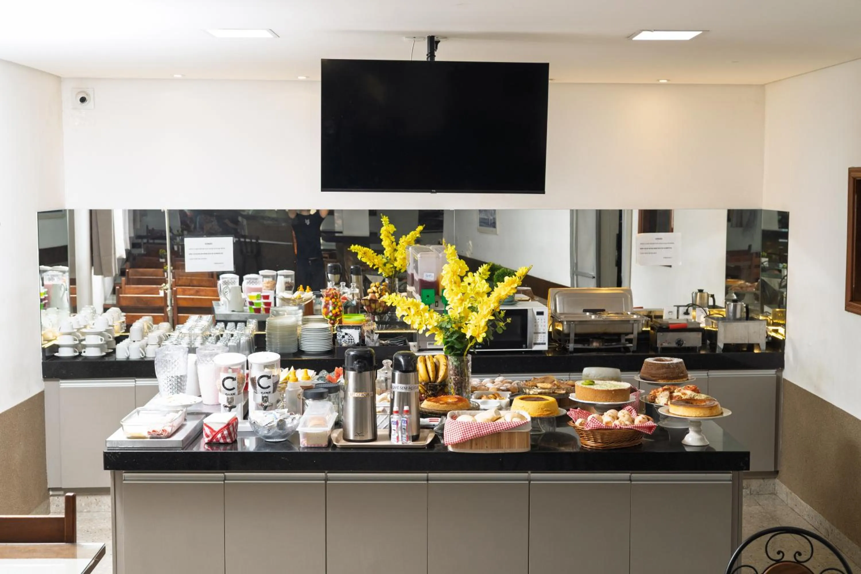 Breakfast in Hotel Portela II - Av Principal e a 500m do Thermas dos Laranjais