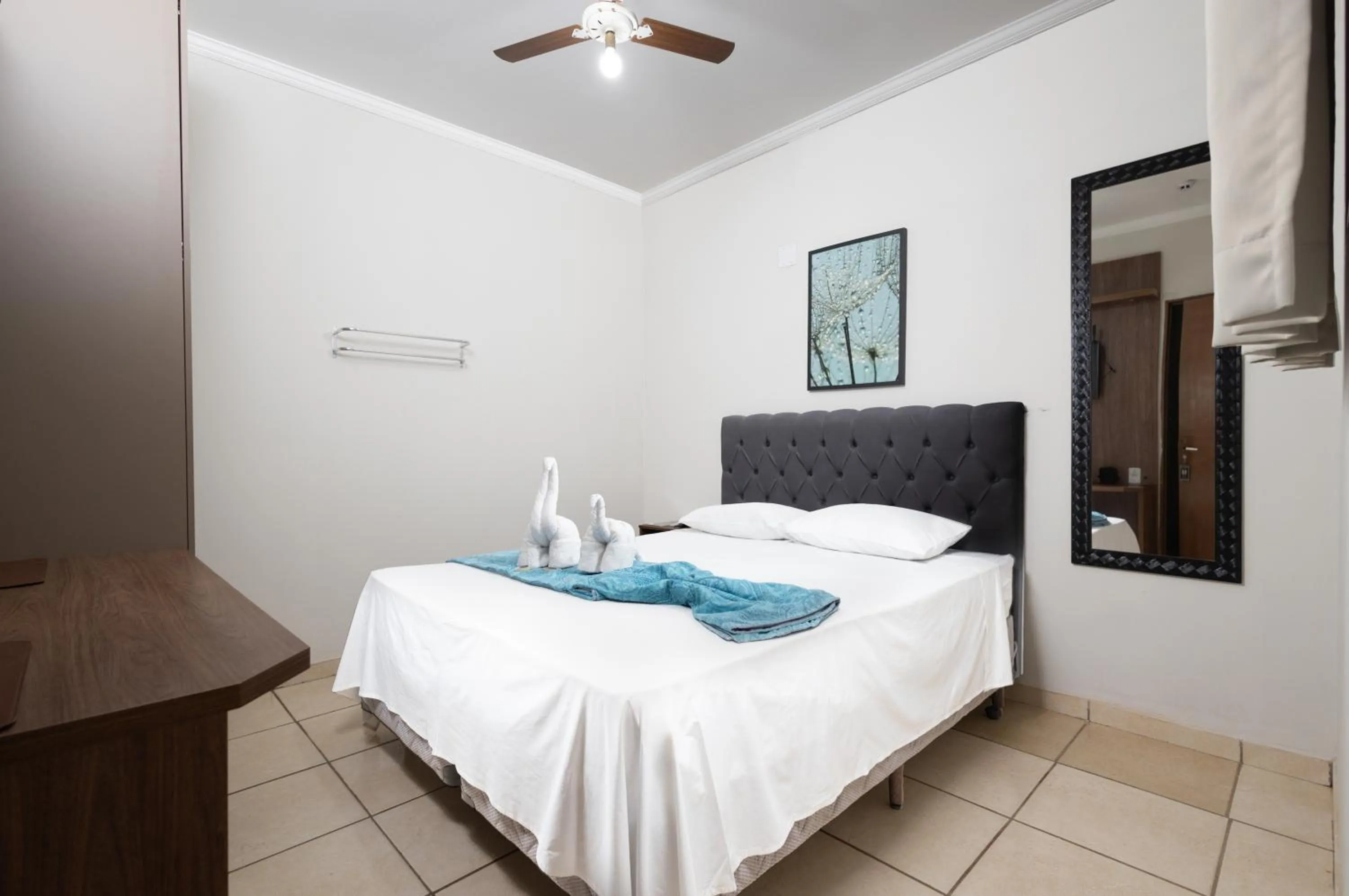 Bedroom, Bed in Hotel Portela II - Av Principal e a 500m do Thermas dos Laranjais