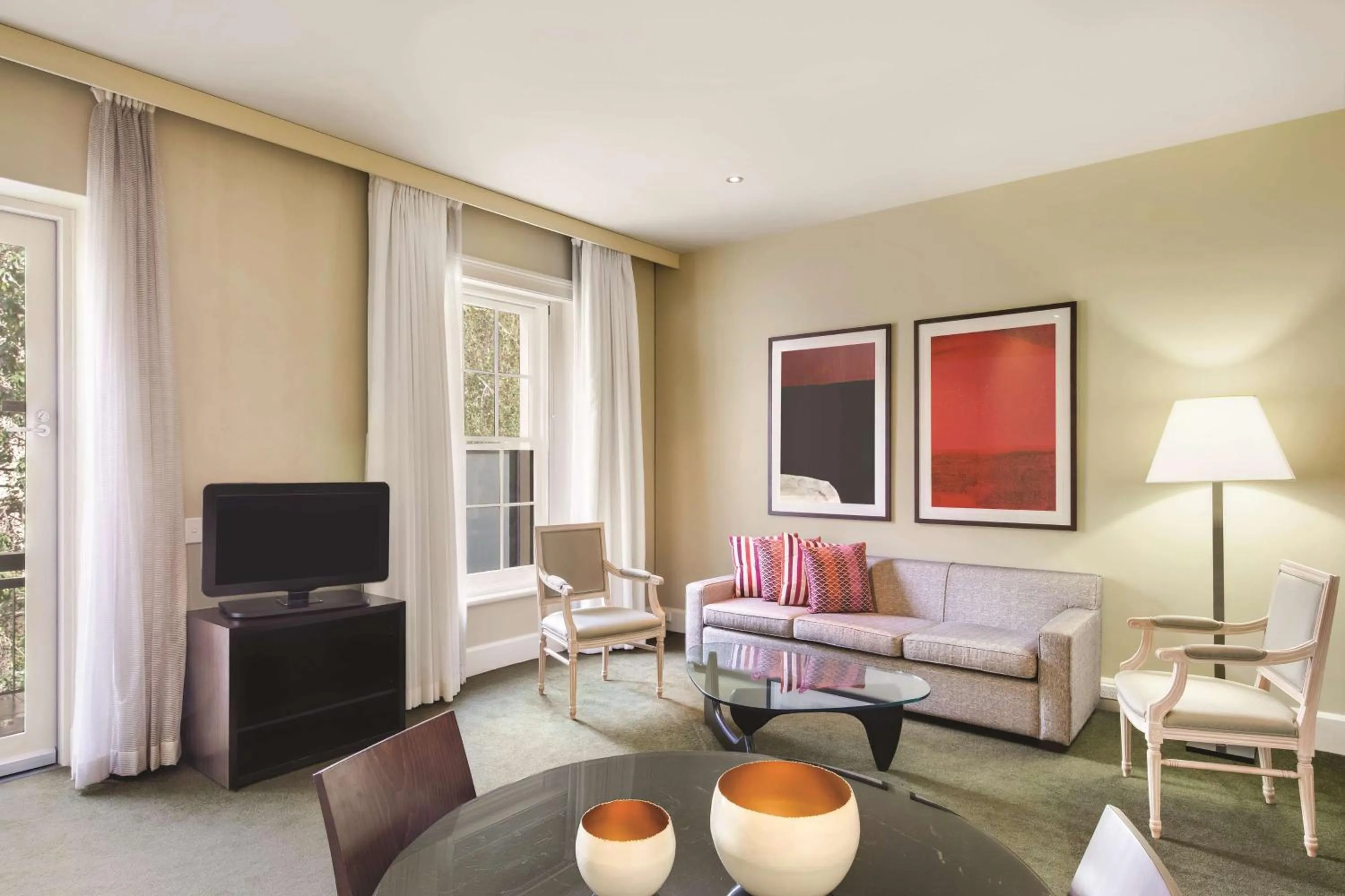 TV and multimedia in Adina Apartment Hotel Adelaide Treasury