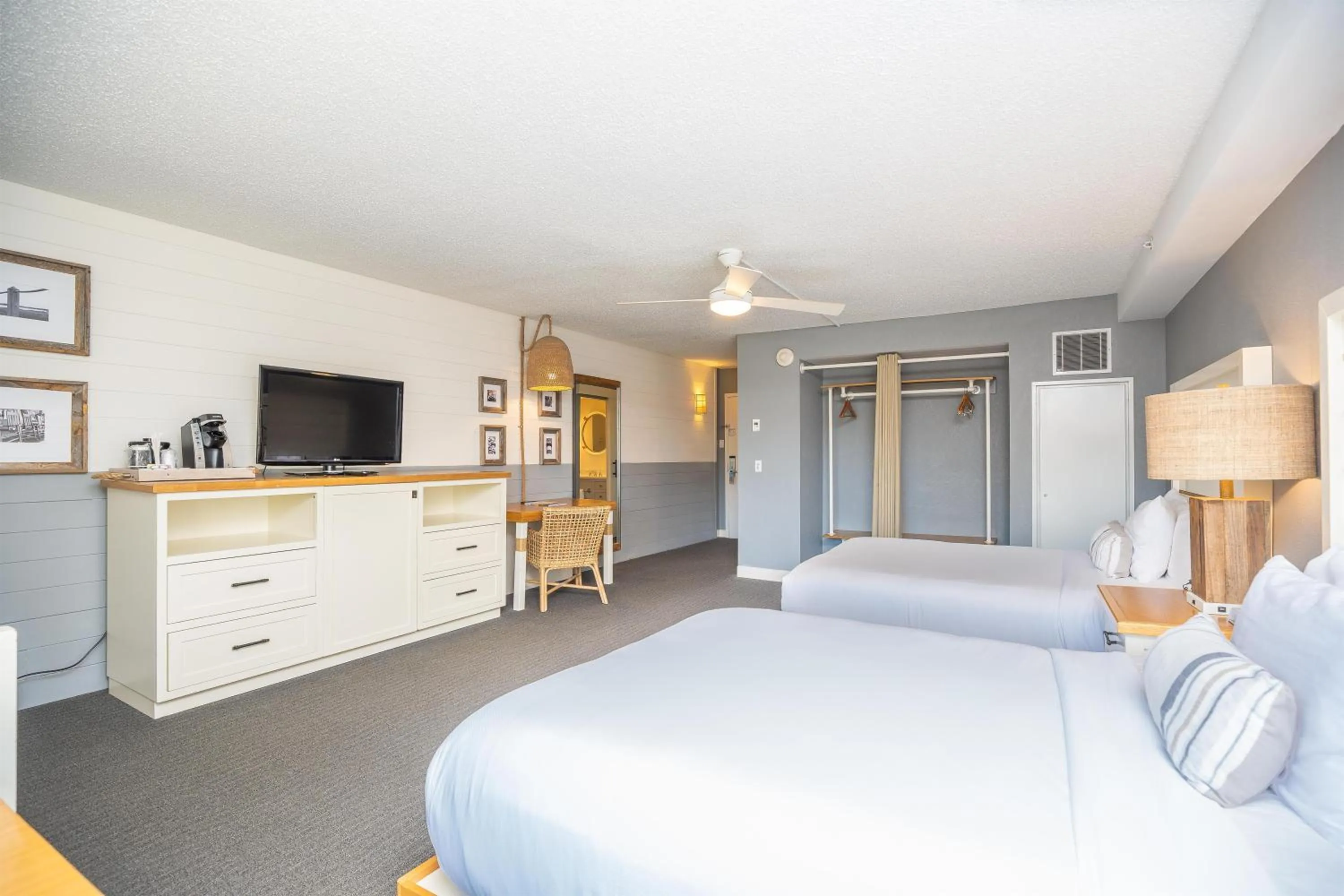 Photo of the whole room, Bed in Beach House Resort Hilton Head Island