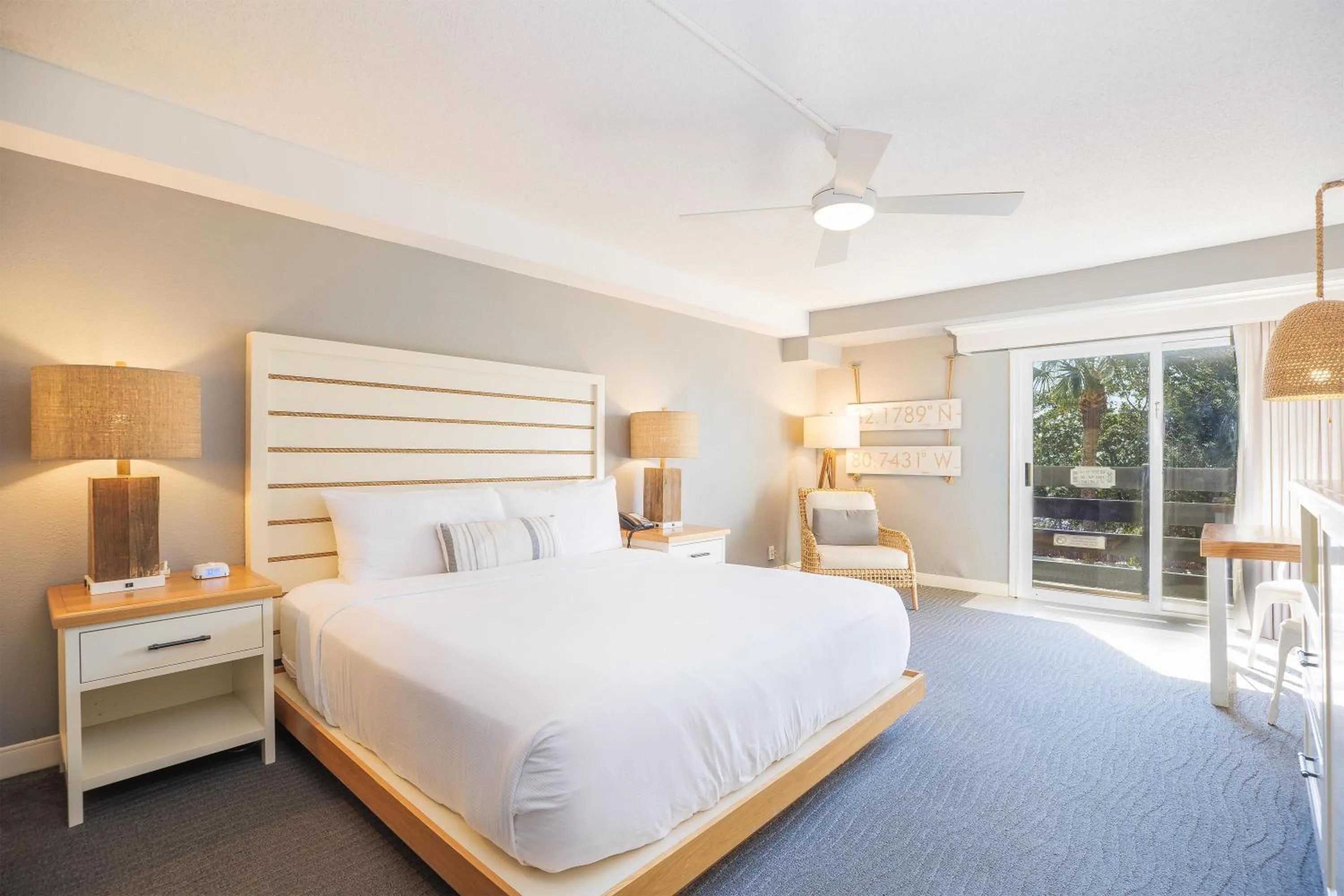 Bedroom, Bed in Beach House Resort Hilton Head Island