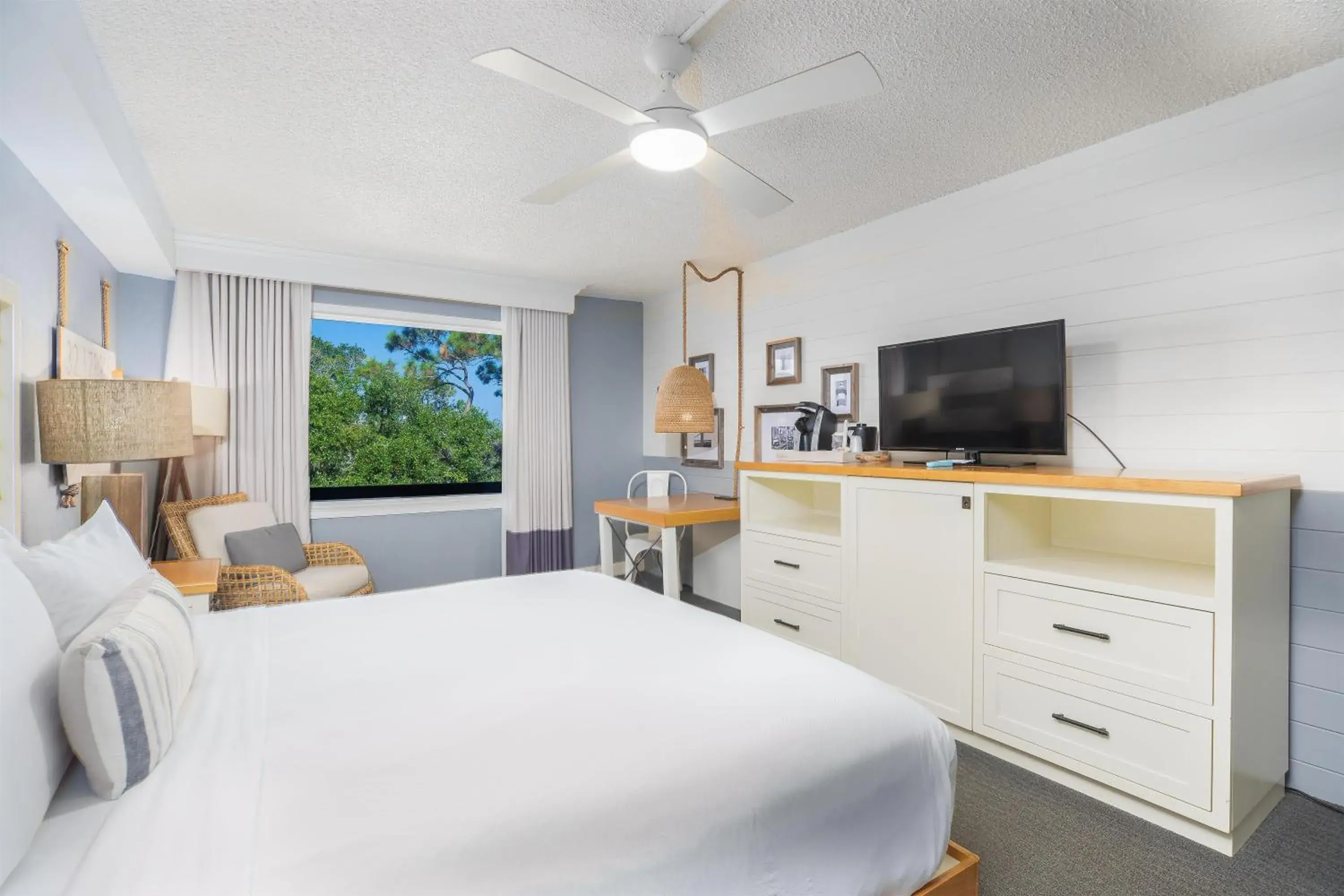 Premium King Room in Beach House Resort Hilton Head Island Premium King Room in Beach House Resort Hilton Head Island