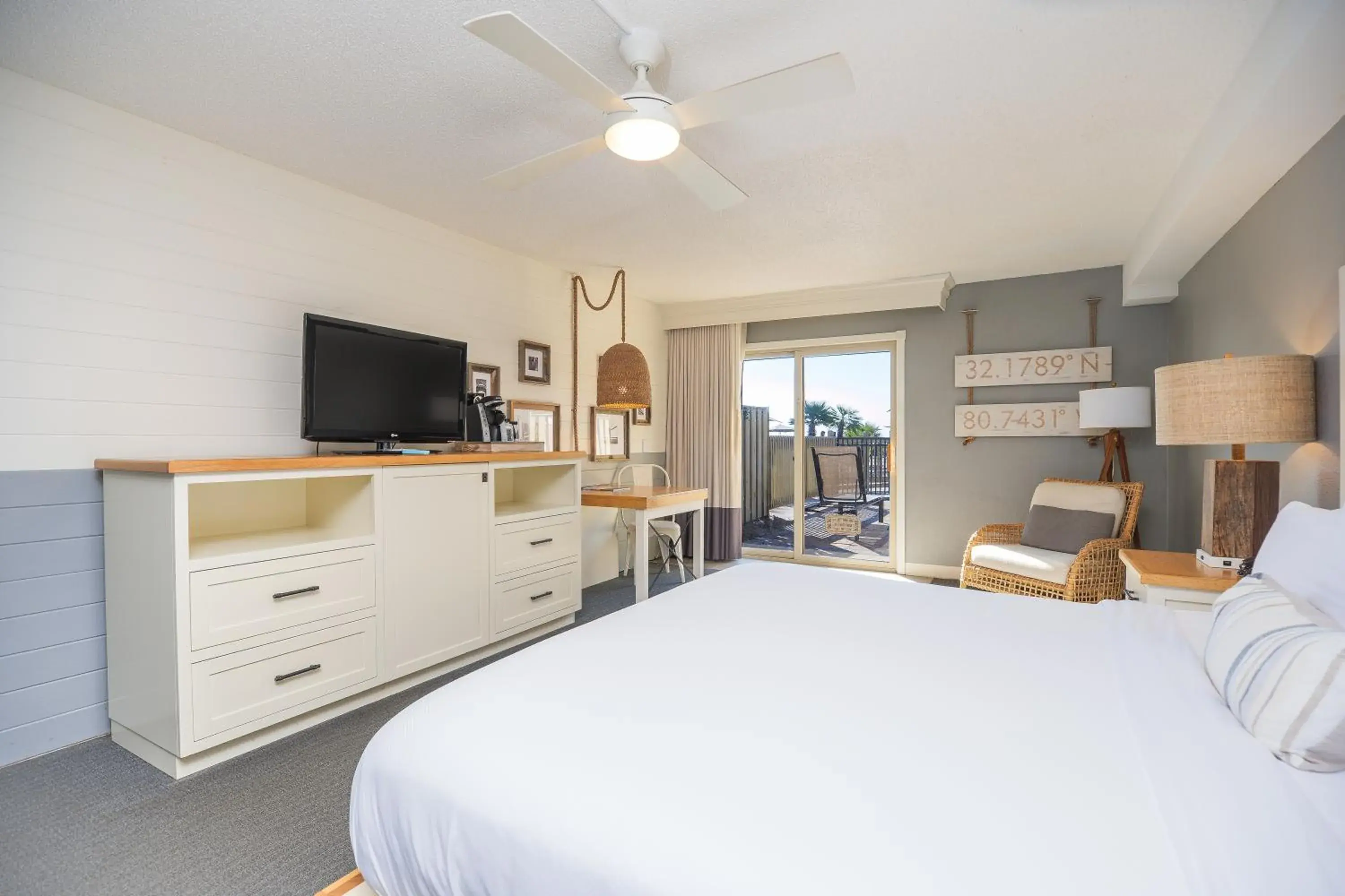 Patio King Room in Beach House Resort Hilton Head Island Patio King Room in Beach House Resort Hilton Head Island