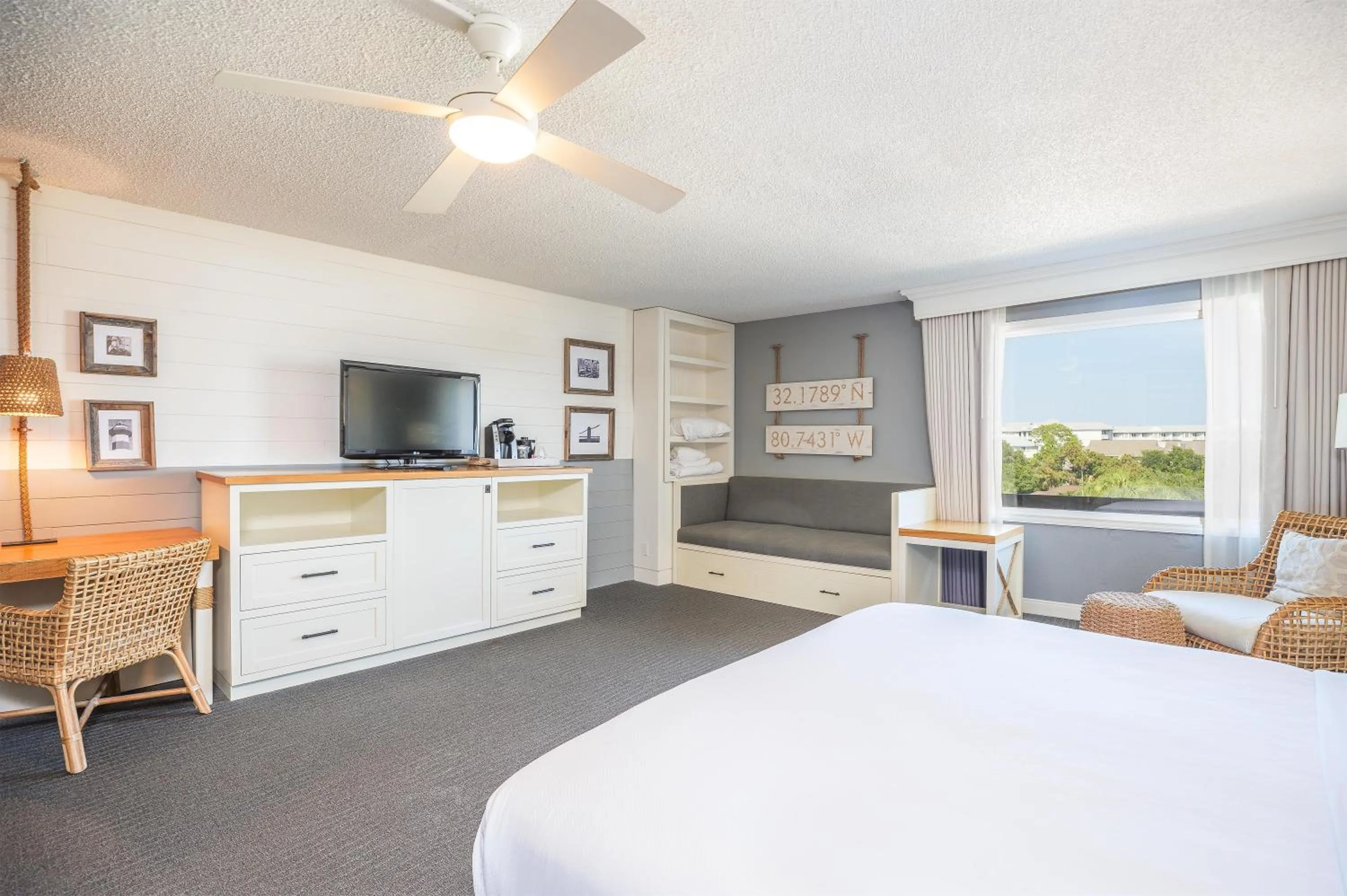 Photo of the whole room, Bed in Beach House Resort Hilton Head Island