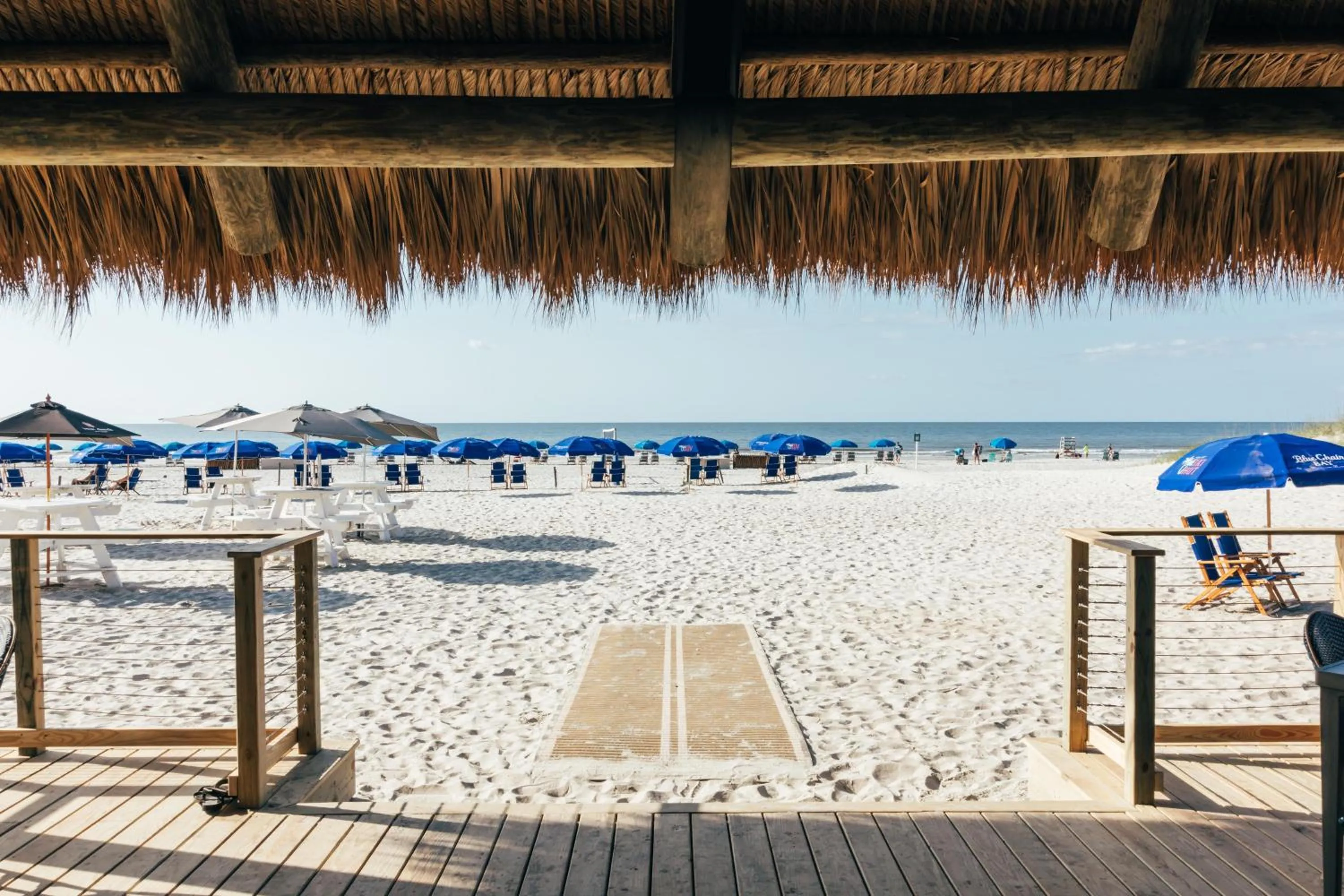 Lounge or bar in Beach House Resort Hilton Head Island