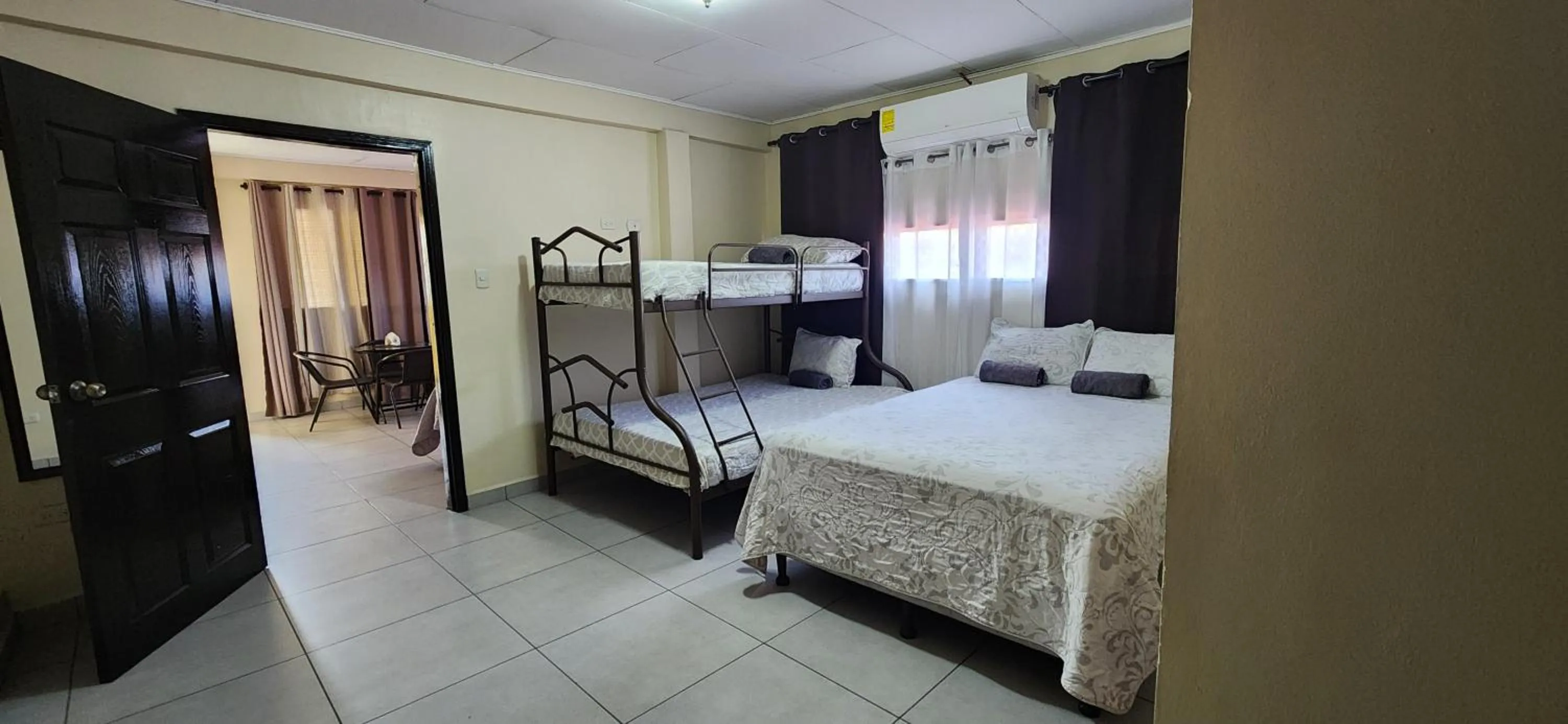 Photo of the whole room, Bed in Casa Altamira