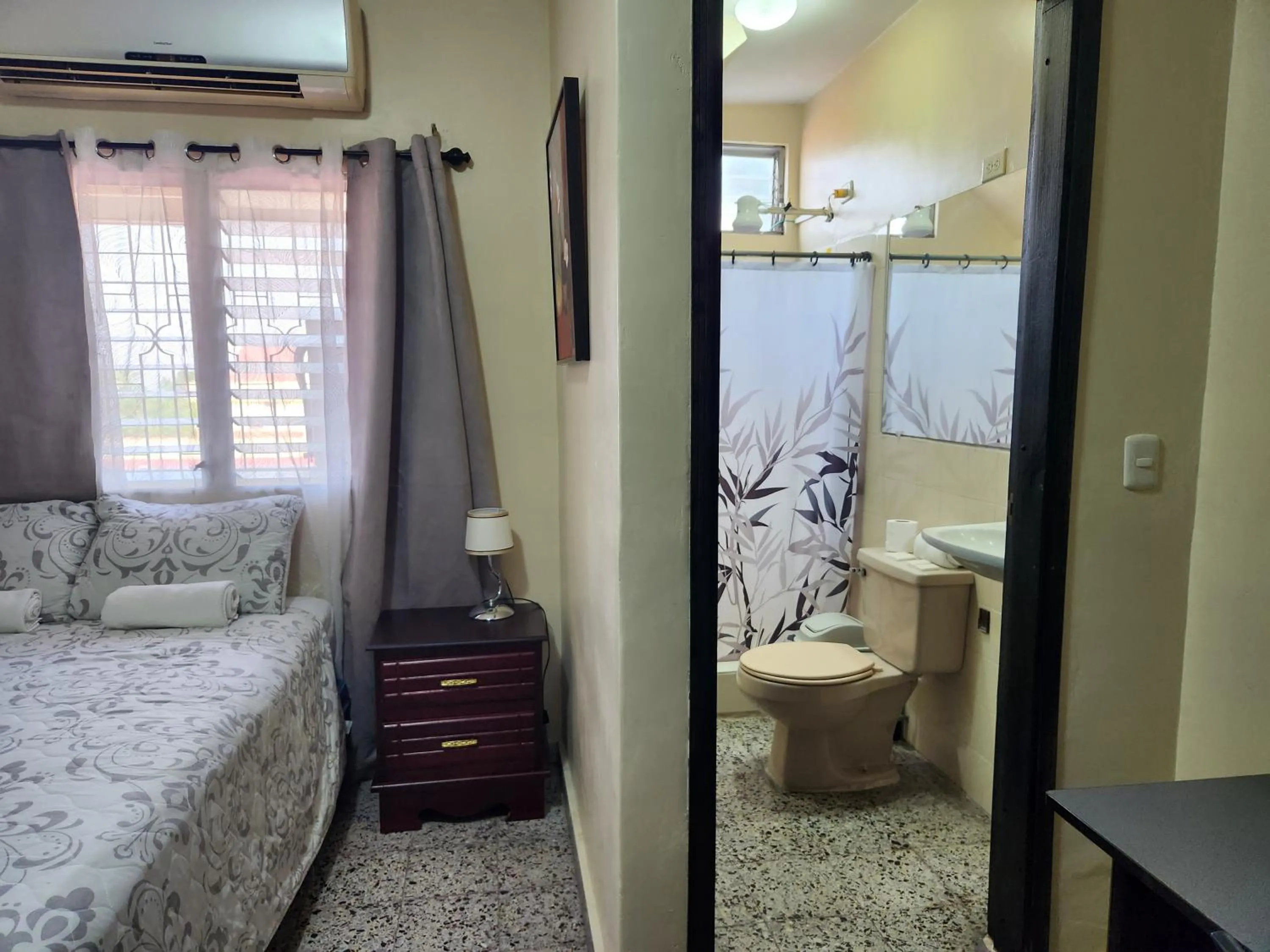 Bathroom, Bed in Casa Altamira