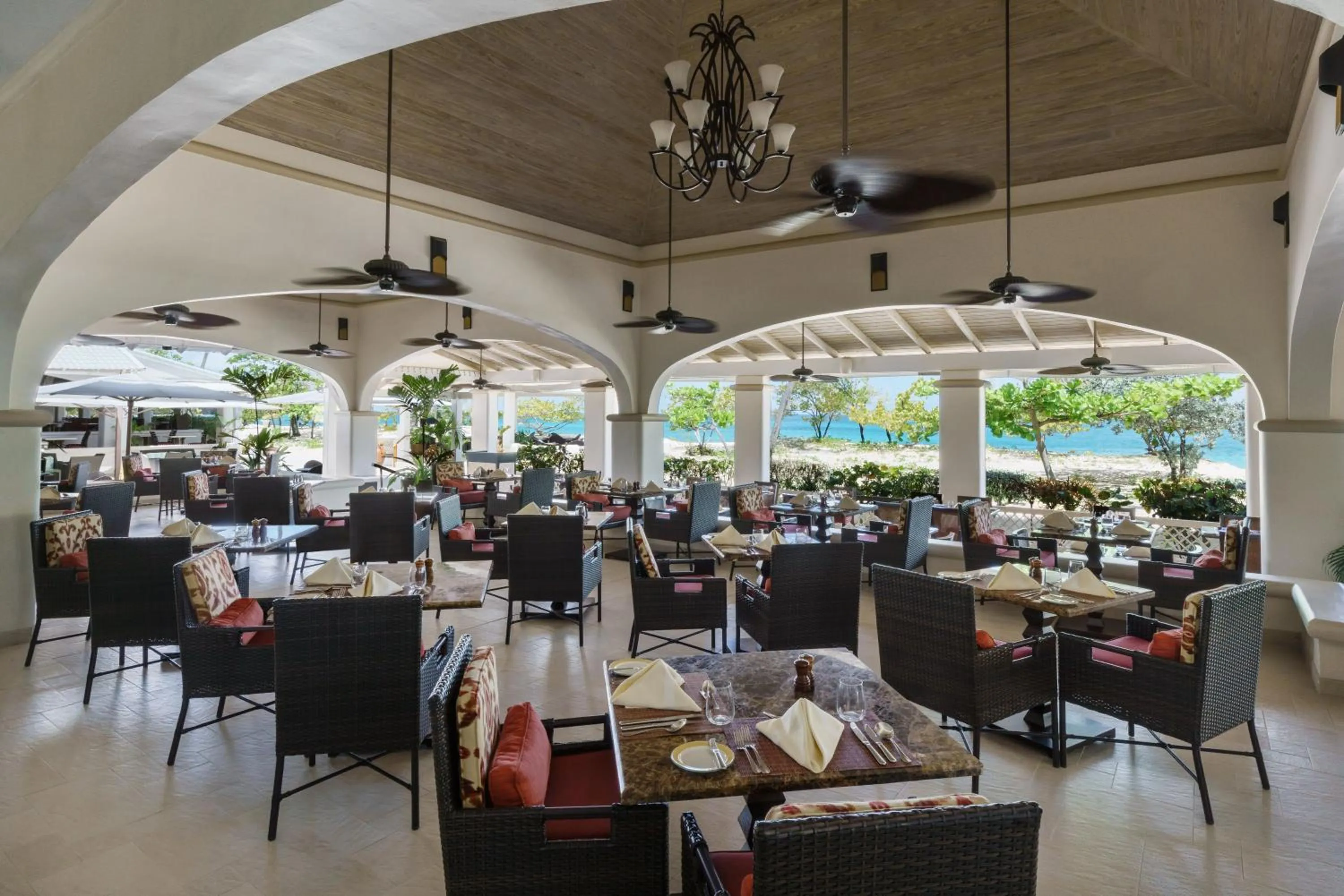 Restaurant/places to eat in Spice Island Beach Resort