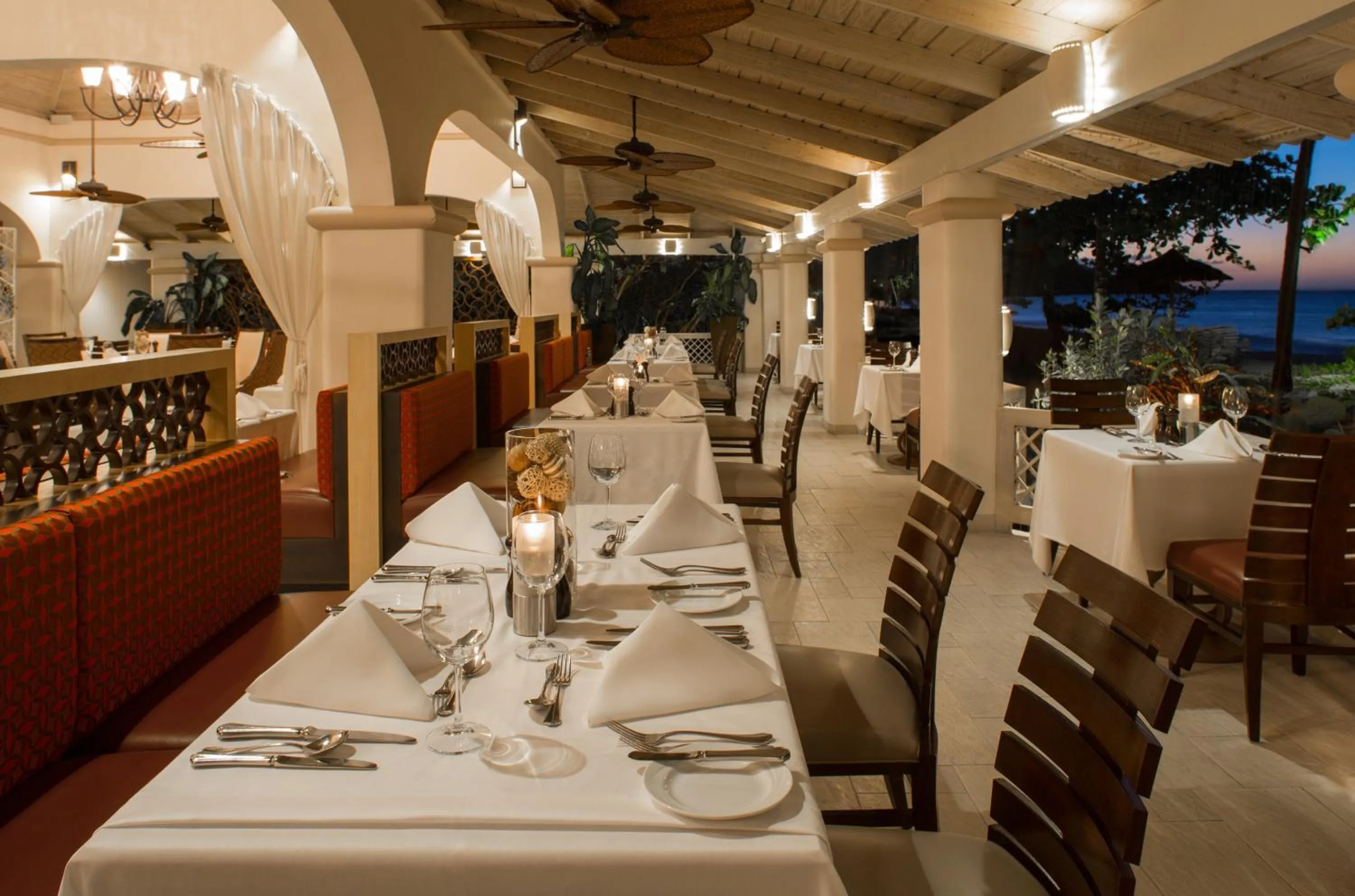 Restaurant/places to eat in Spice Island Beach Resort