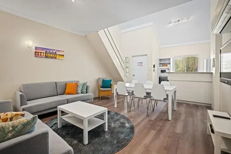 Three-Bedroom Beachfront Villa in Broadwater Resort WA Tourism Awards 2024 Gold Winner Three-Bedroom Beachfront Villa in Broadwater Resort WA Tourism Awards 2024 Gold Winner