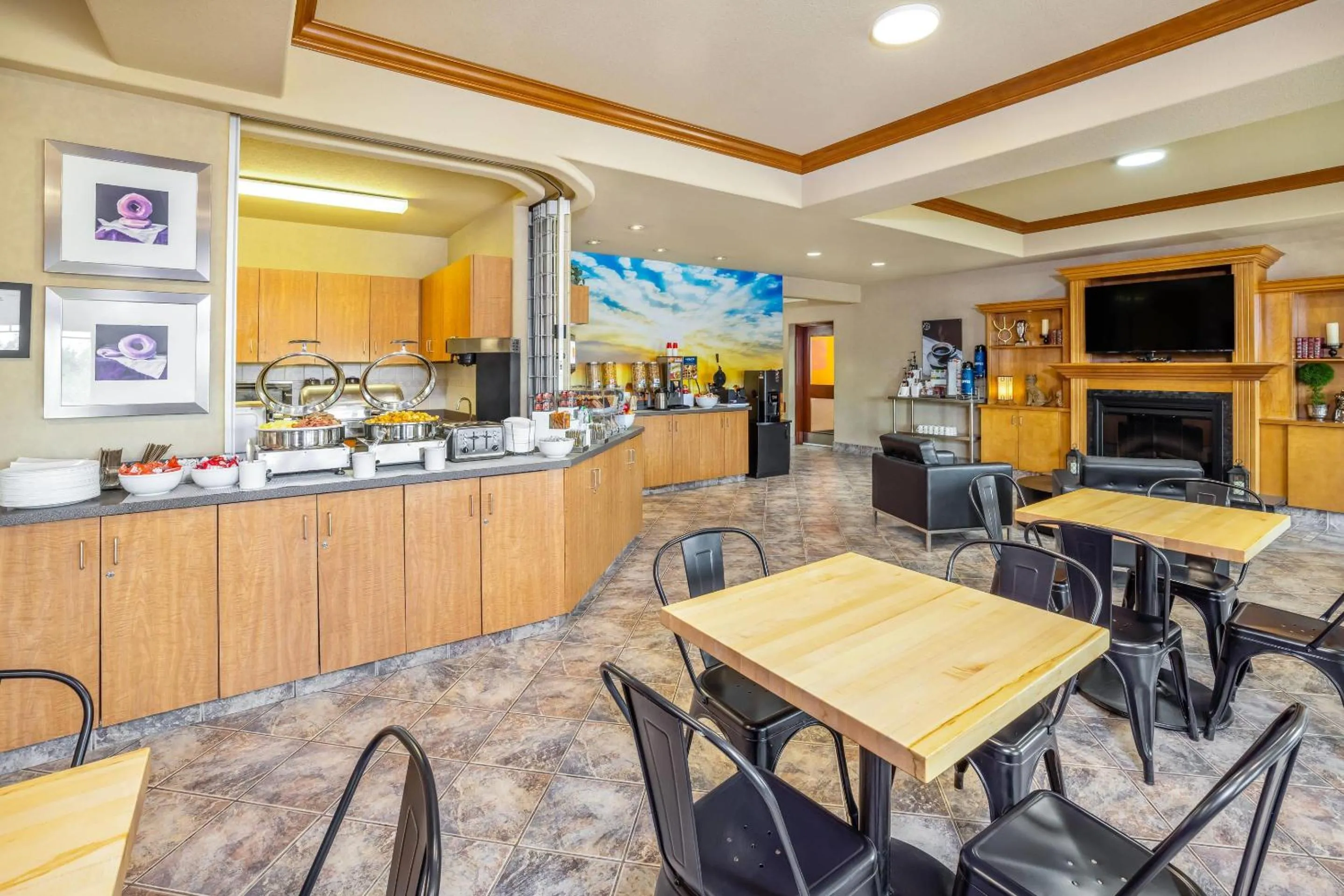 Breakfast in Clarion Pointe