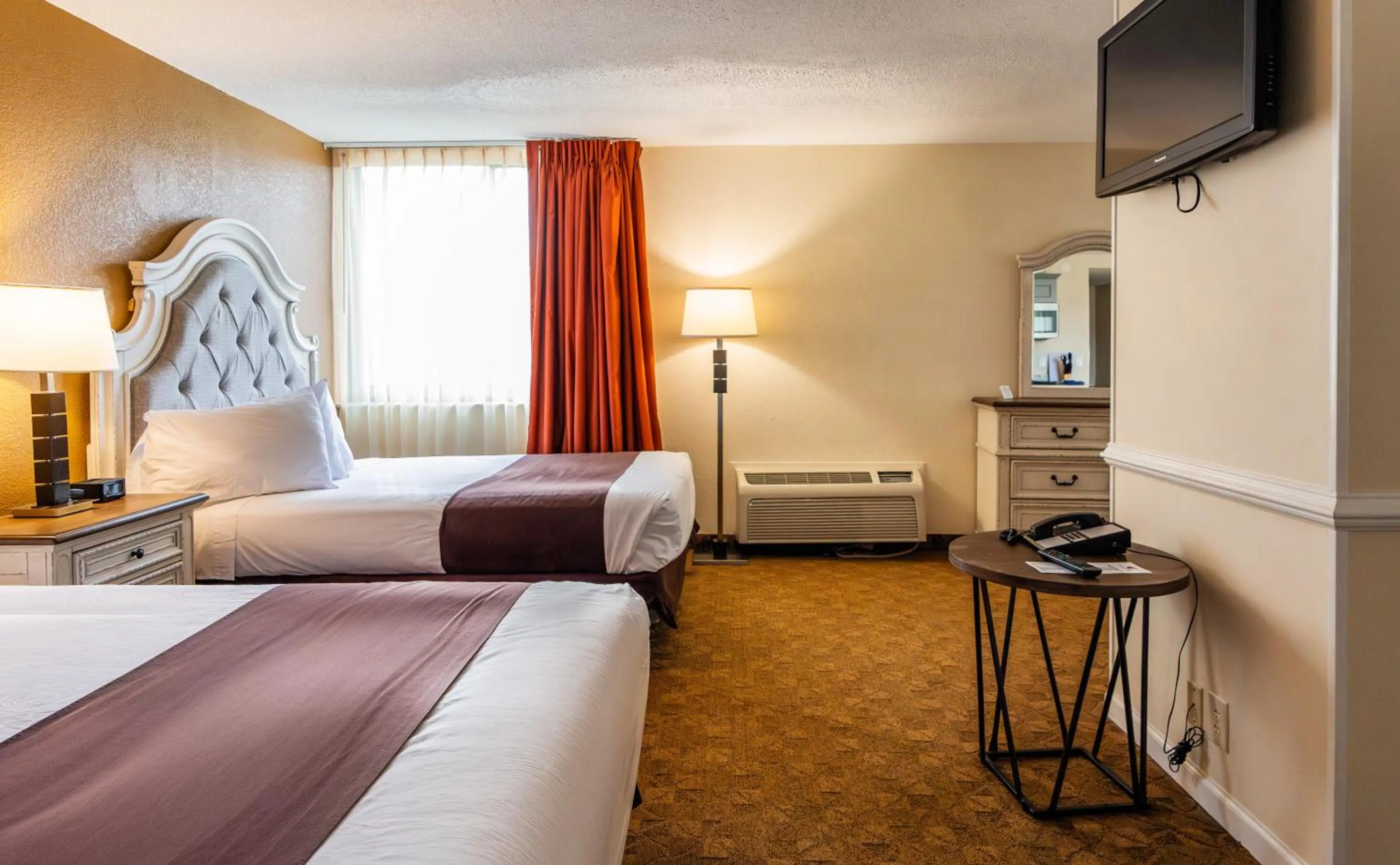 TV and multimedia, Bed in Village Inn Clemmons-Winston Salem, Trademark by Wyndham