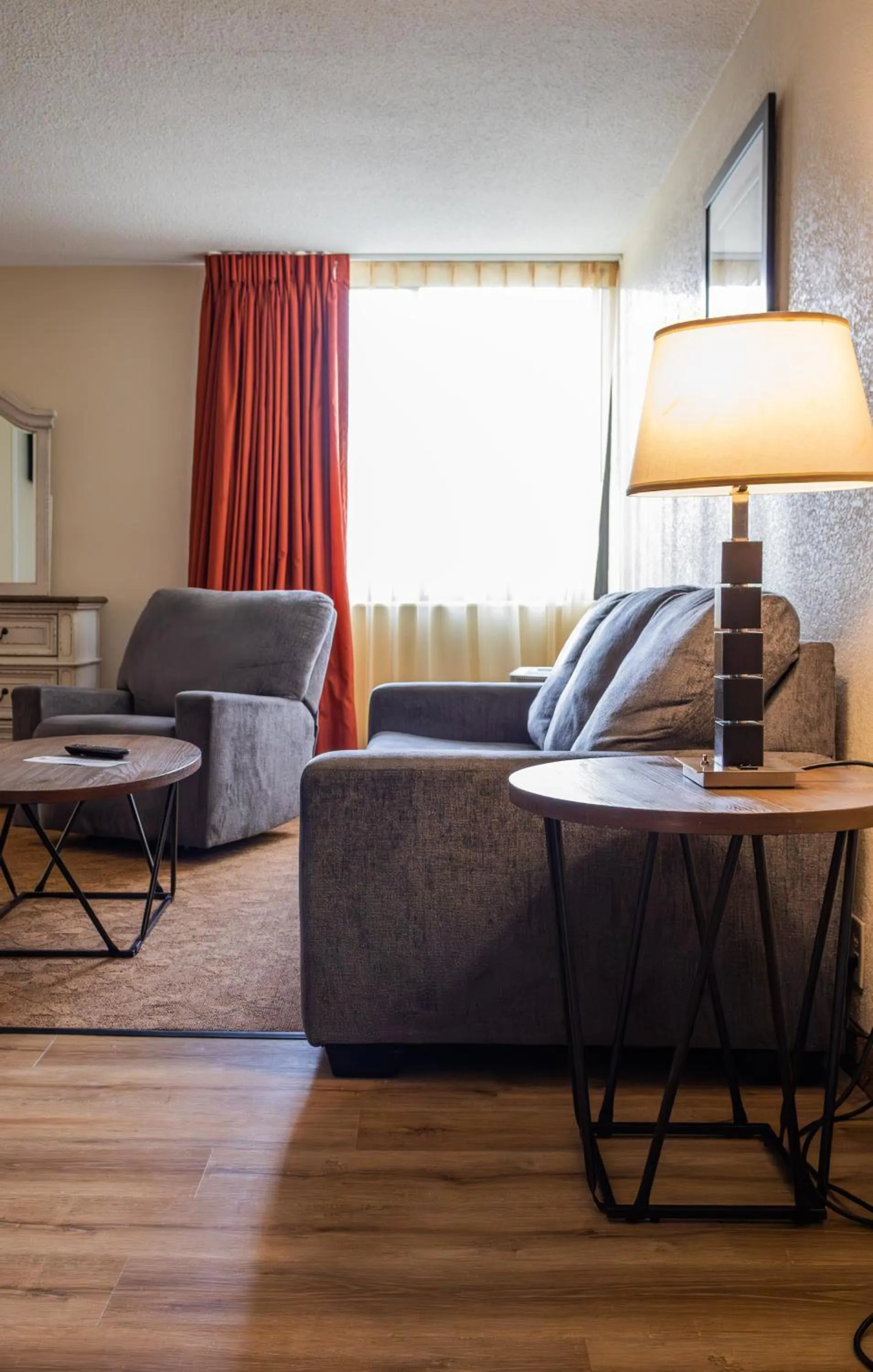 Living room in Village Inn Clemmons-Winston Salem, Trademark by Wyndham