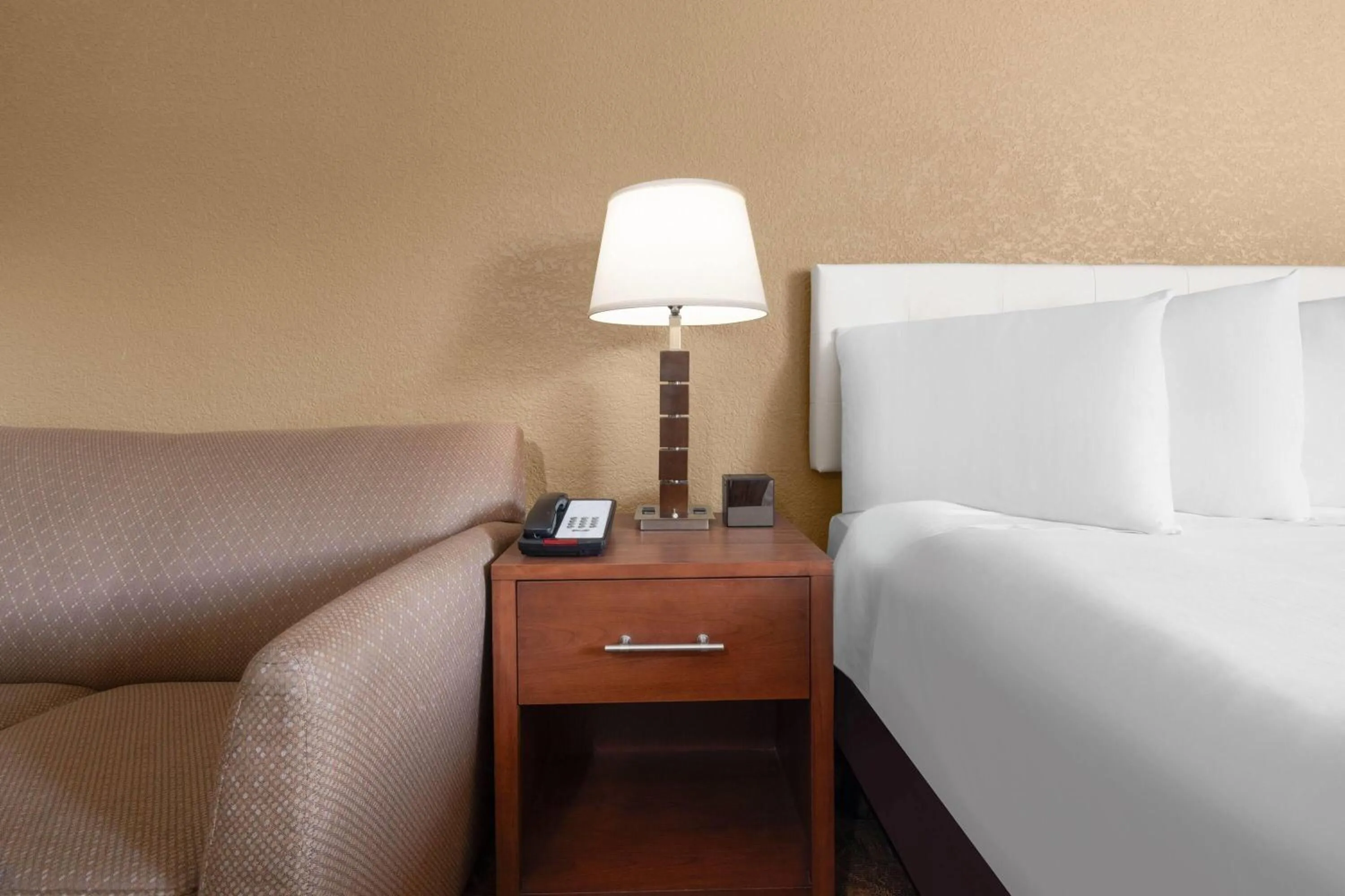 Photo of the whole room, Bed in Village Inn Clemmons-Winston Salem, Trademark by Wyndham