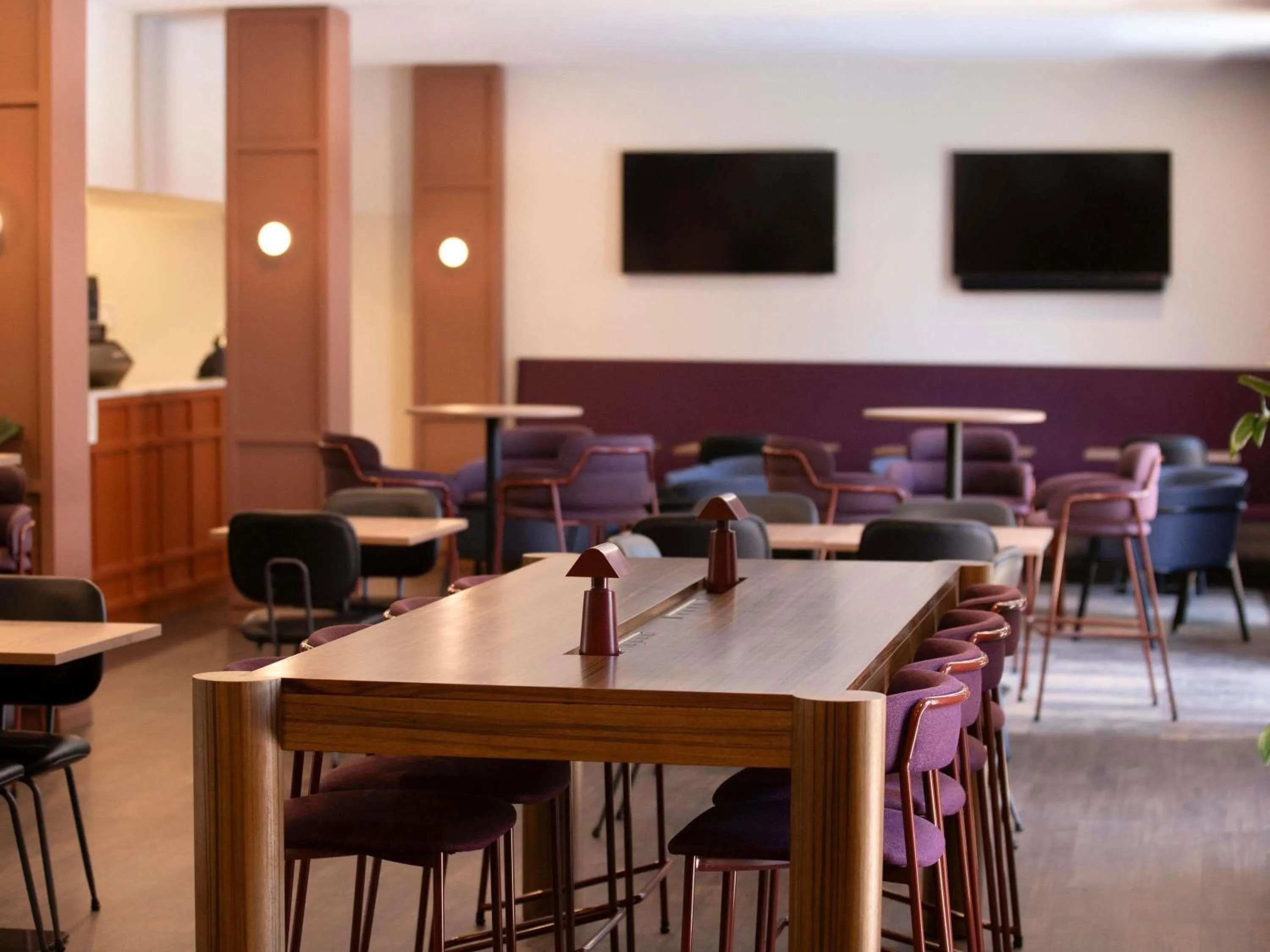 Lounge or bar in Mercure Newcastle